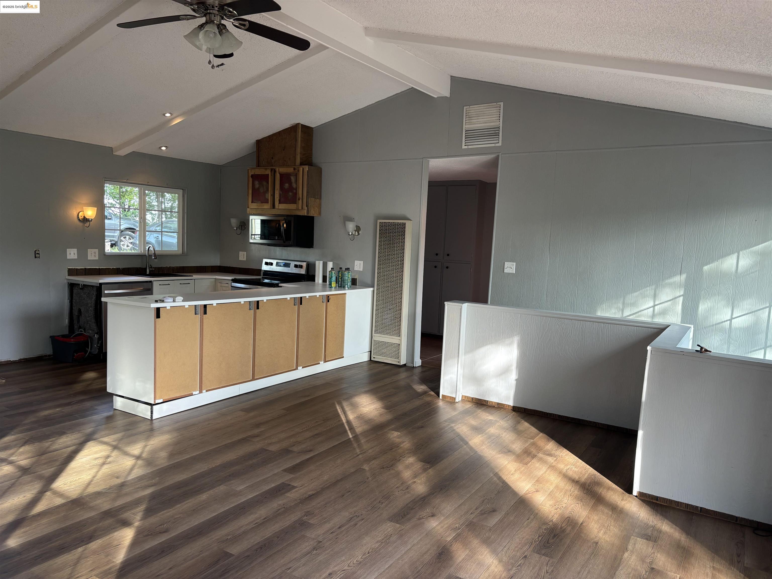 Detail Gallery Image 3 of 19 For 20251 Sandy Lane, Tuolumne,  CA 95379 - 3 Beds | 2 Baths