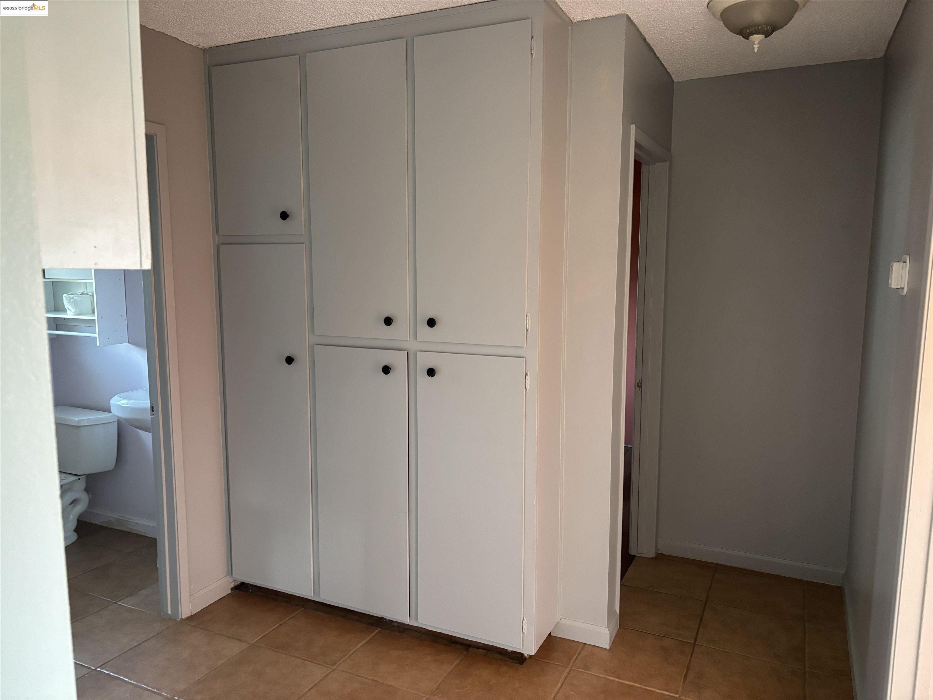 Detail Gallery Image 4 of 19 For 20251 Sandy Lane, Tuolumne,  CA 95379 - 3 Beds | 2 Baths