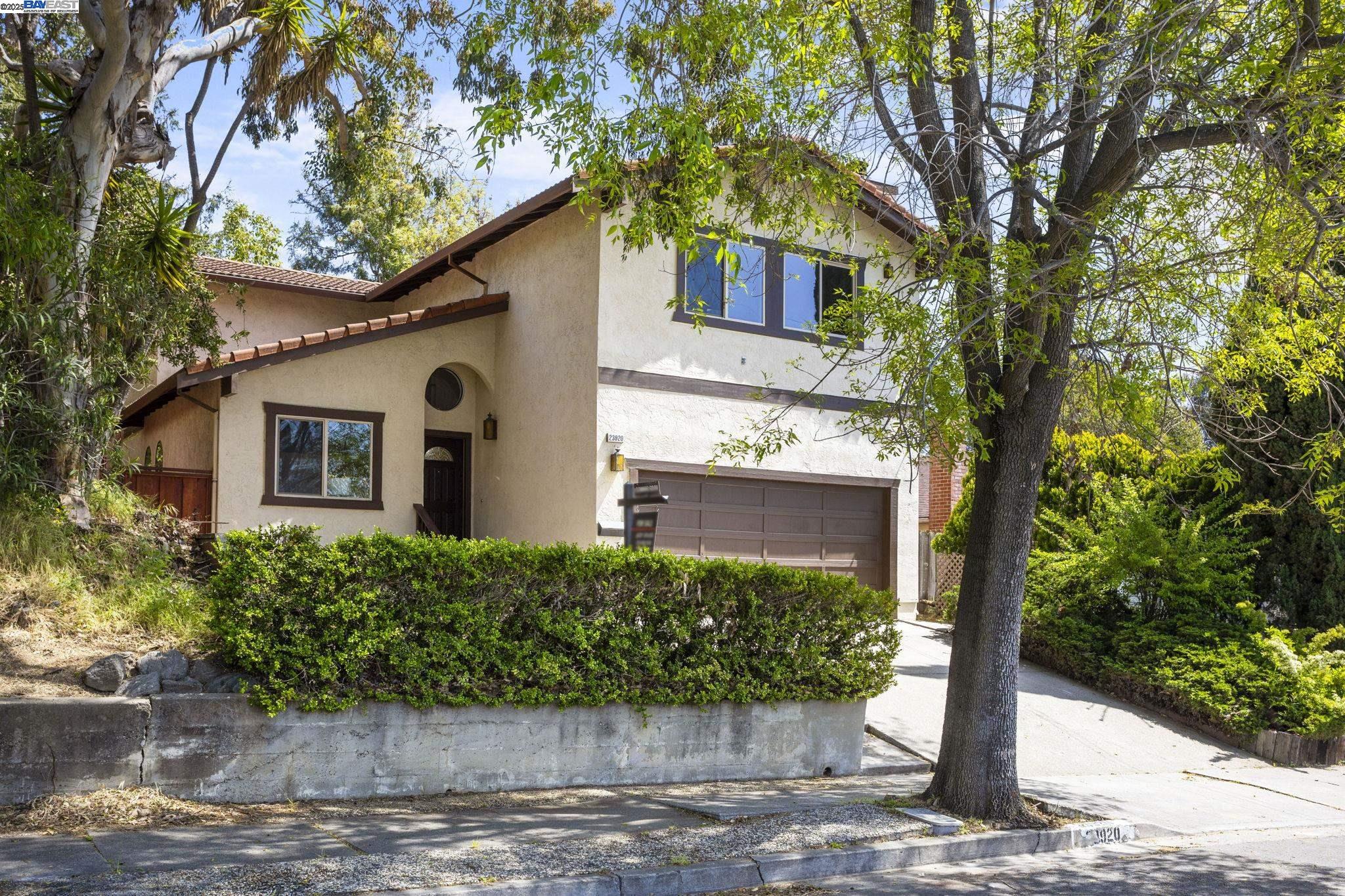 Detail Gallery Image 1 of 31 For 23920 Mayville Dr, Hayward,  CA 94541 - 3 Beds | 2/1 Baths