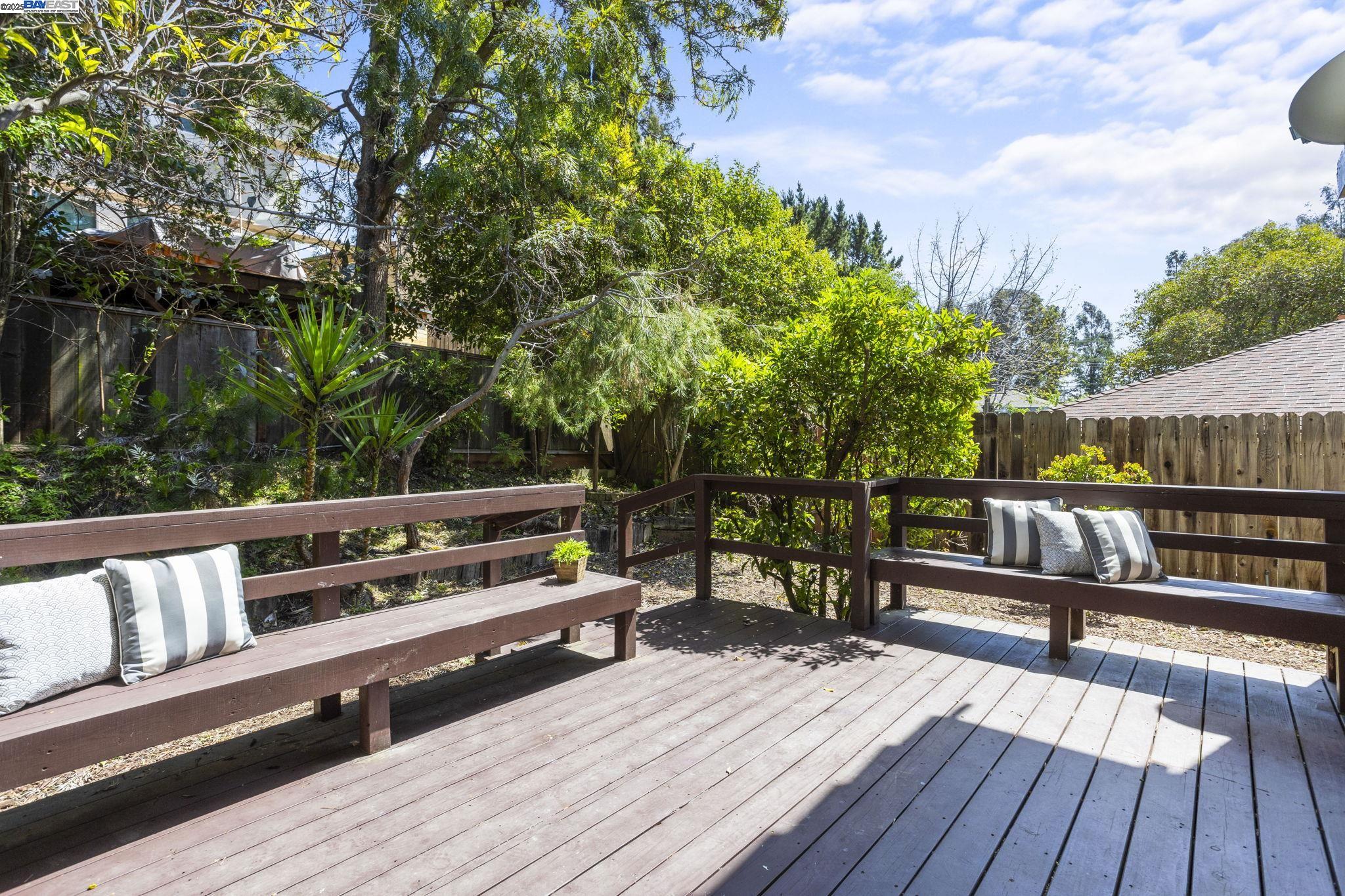 Detail Gallery Image 24 of 31 For 23920 Mayville Dr, Hayward,  CA 94541 - 3 Beds | 2/1 Baths