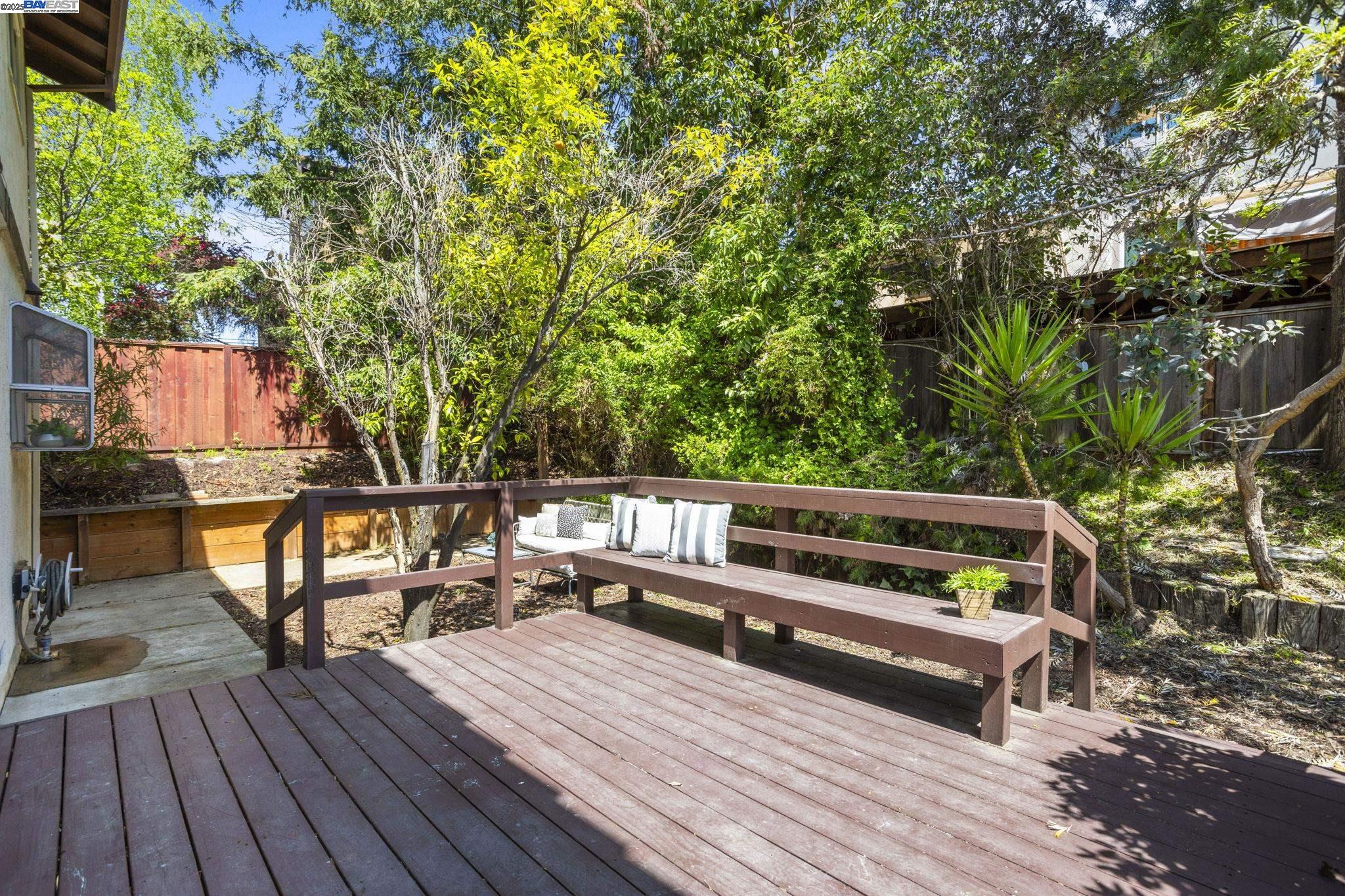 Detail Gallery Image 25 of 31 For 23920 Mayville Dr, Hayward,  CA 94541 - 3 Beds | 2/1 Baths