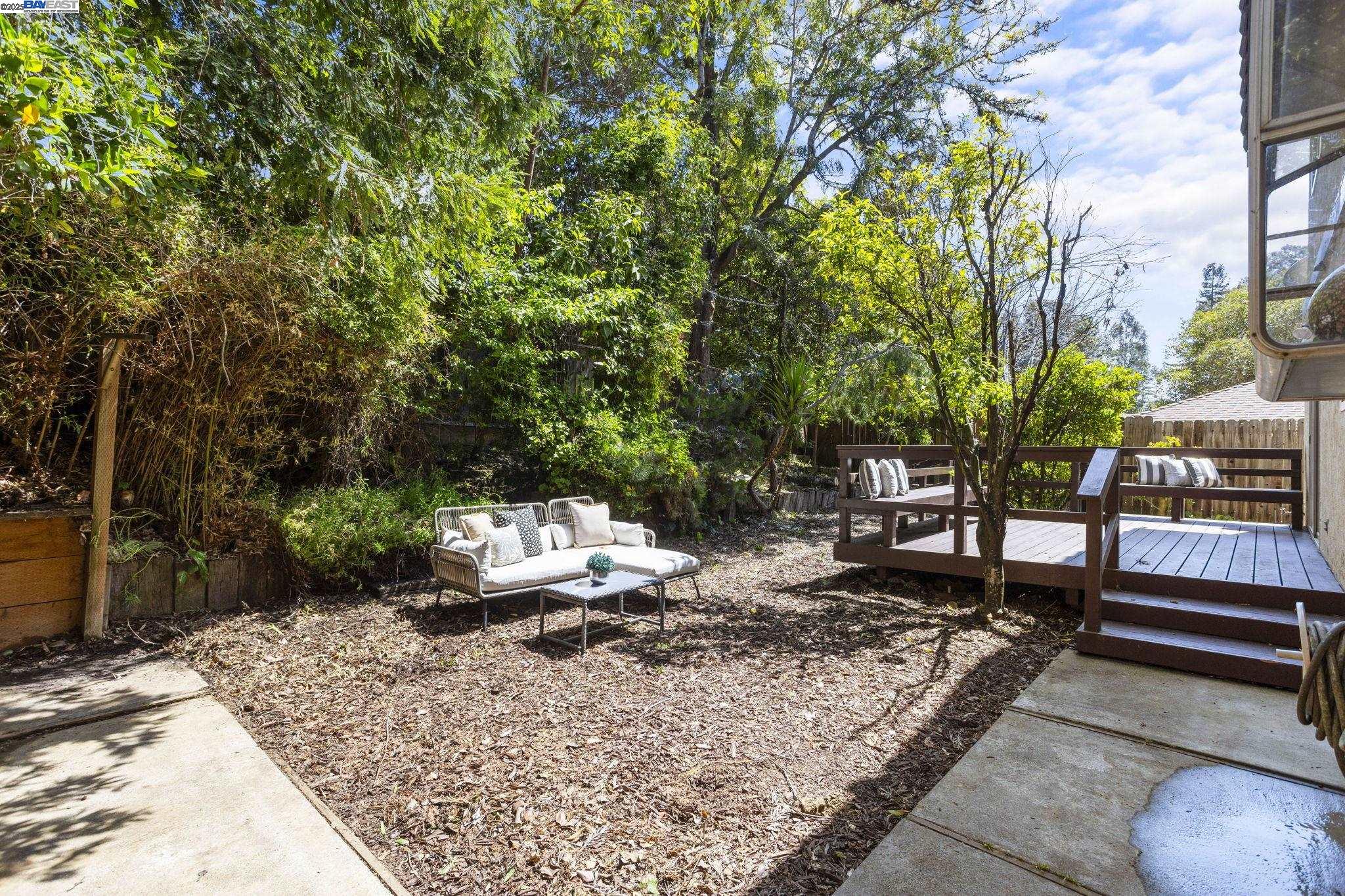 Detail Gallery Image 26 of 31 For 23920 Mayville Dr, Hayward,  CA 94541 - 3 Beds | 2/1 Baths