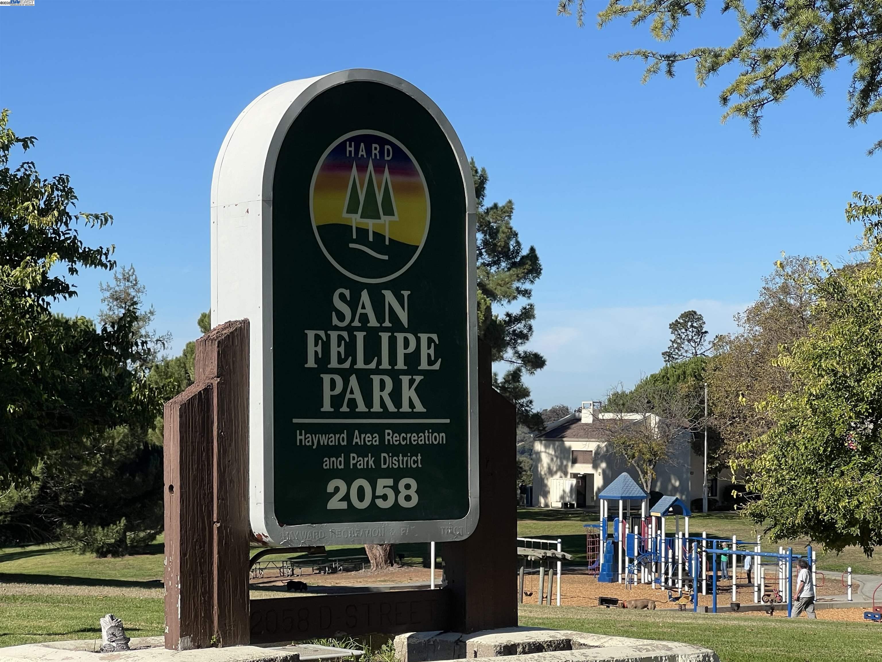 Detail Gallery Image 28 of 31 For 23920 Mayville Dr, Hayward,  CA 94541 - 3 Beds | 2/1 Baths