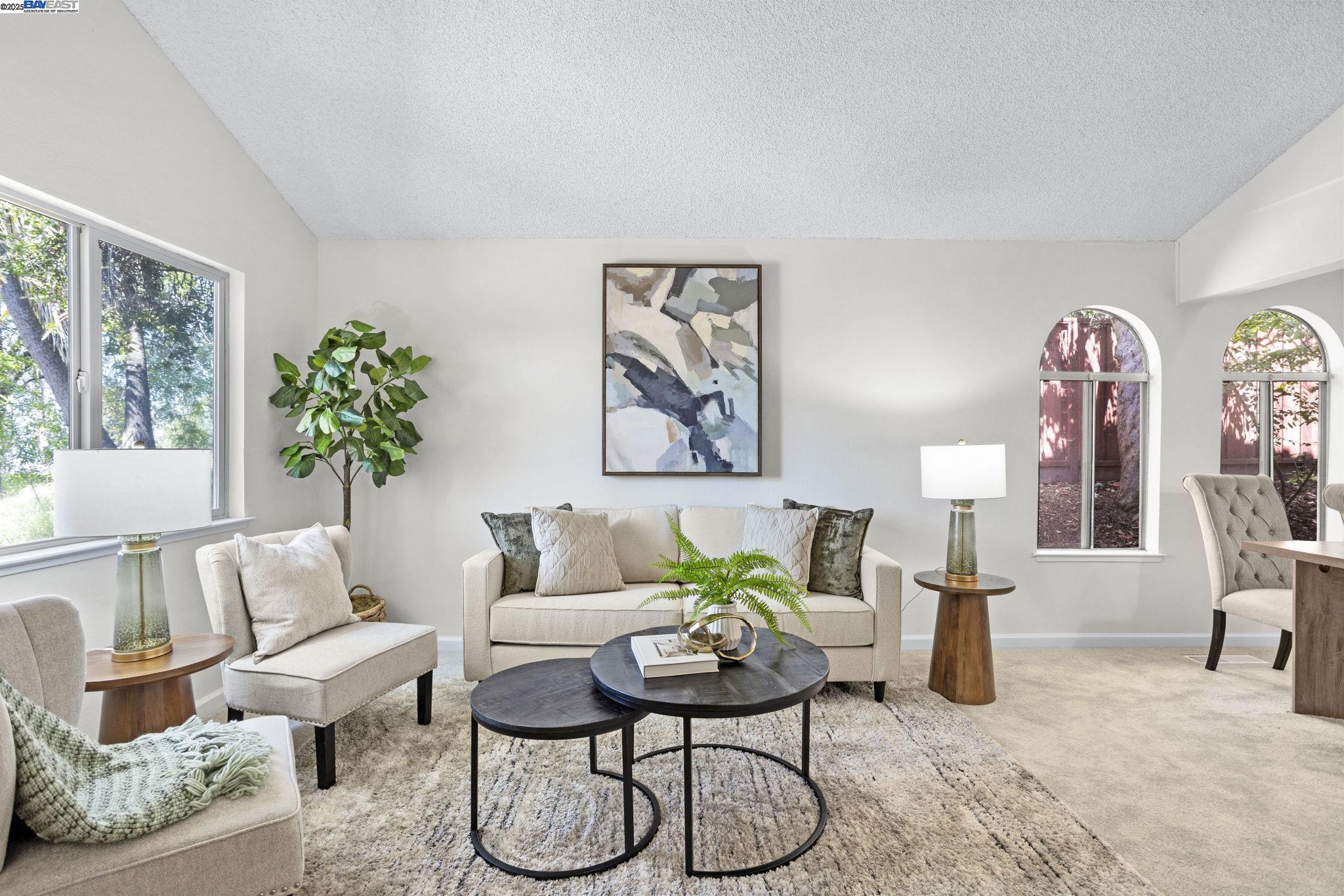 Detail Gallery Image 4 of 31 For 23920 Mayville Dr, Hayward,  CA 94541 - 3 Beds | 2/1 Baths