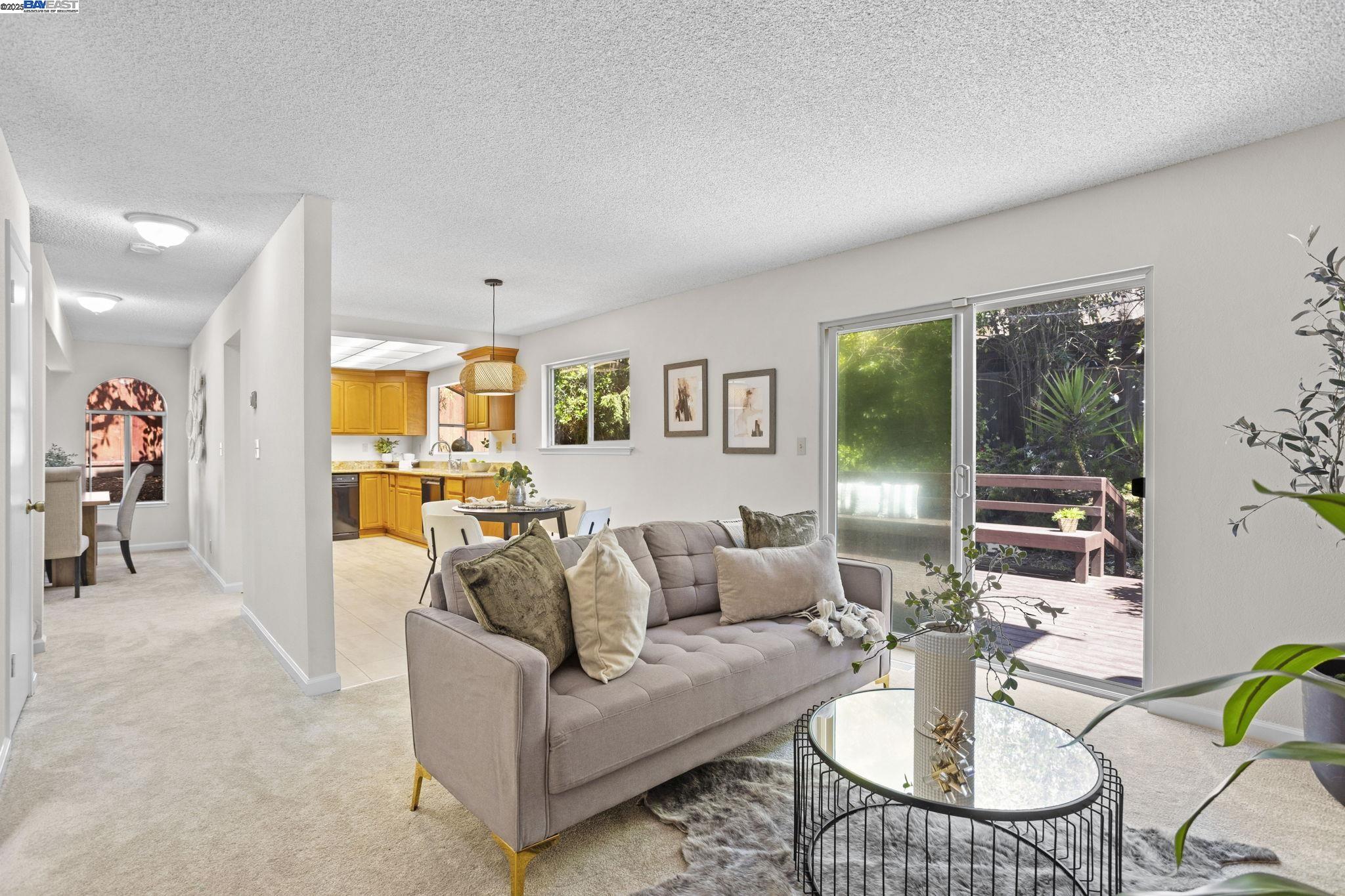 Detail Gallery Image 10 of 31 For 23920 Mayville Dr, Hayward,  CA 94541 - 3 Beds | 2/1 Baths