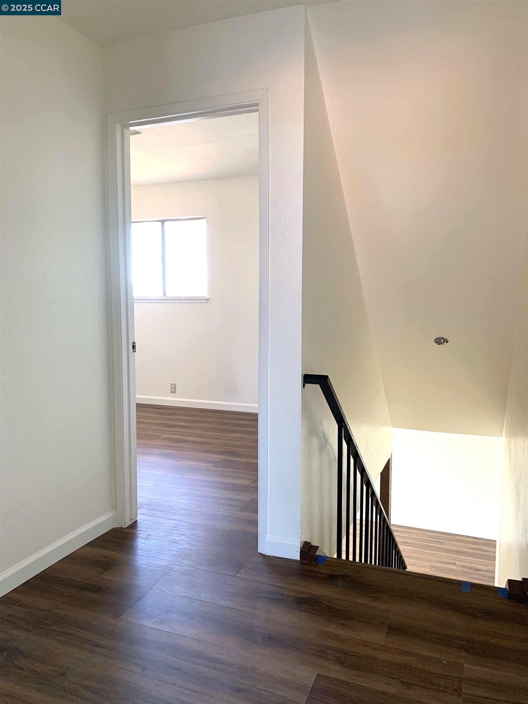 Detail Gallery Image 11 of 32 For 2471 Columbine Drive, Hayward,  CA 94545 - 4 Beds | 2/1 Baths