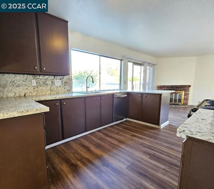 Detail Gallery Image 6 of 32 For 2471 Columbine Drive, Hayward,  CA 94545 - 4 Beds | 2/1 Baths