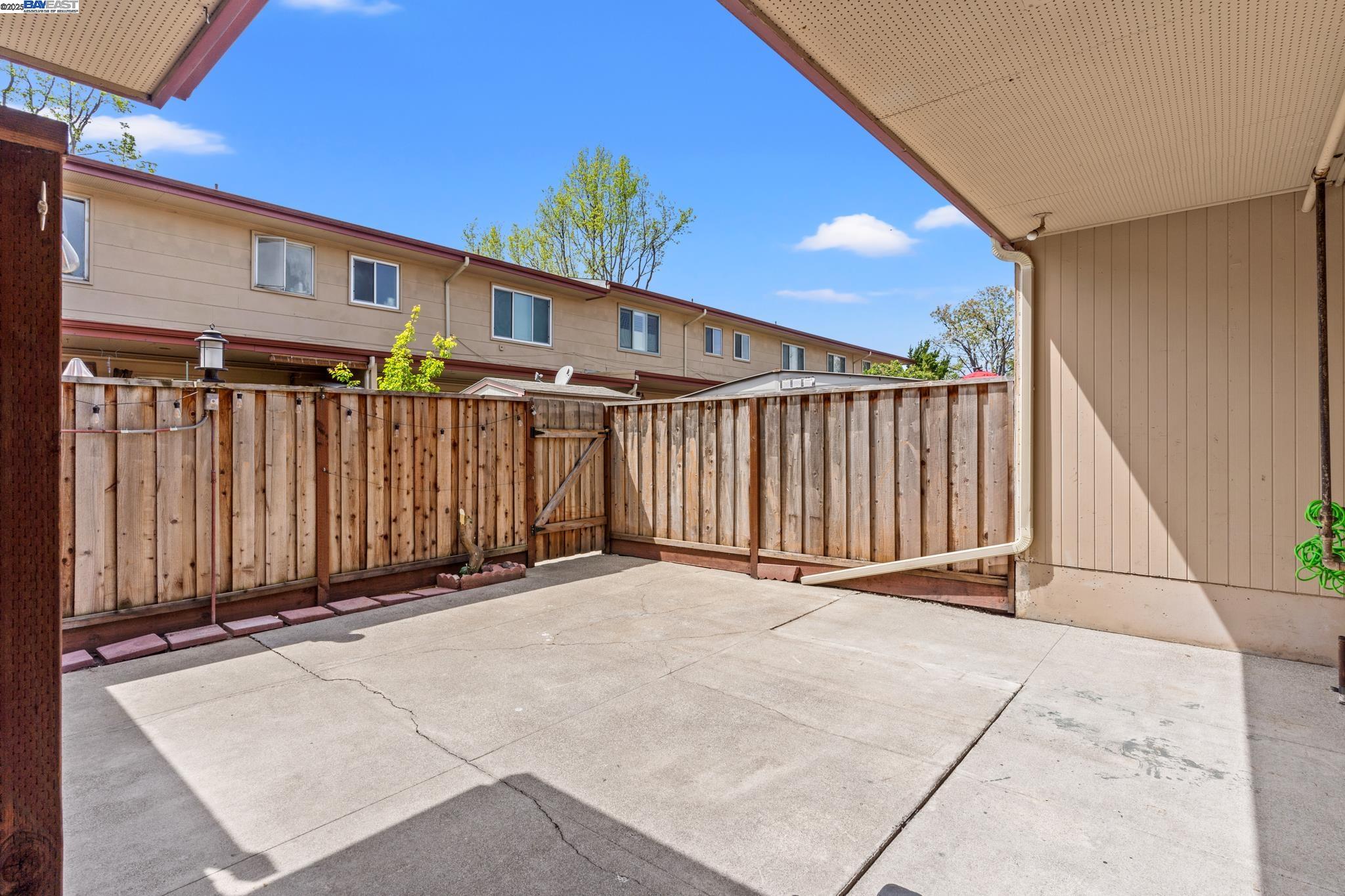 Detail Gallery Image 22 of 25 For 1573 Marina Ct a,  San Mateo,  CA 94403 - 3 Beds | 1 Baths