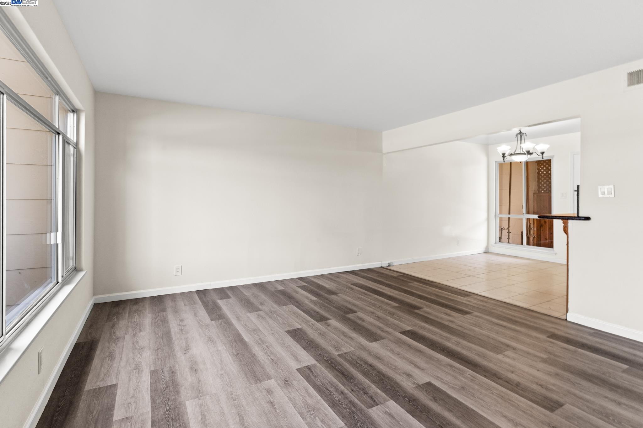 Detail Gallery Image 5 of 25 For 1573 Marina Ct a,  San Mateo,  CA 94403 - 3 Beds | 1 Baths