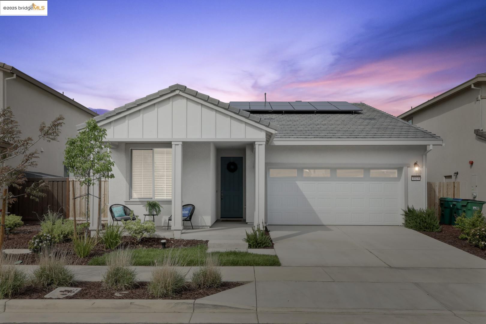 Detail Gallery Image 1 of 32 For 6819 Saint Elias Way, Stockton,  CA 95219 - 4 Beds | 2 Baths