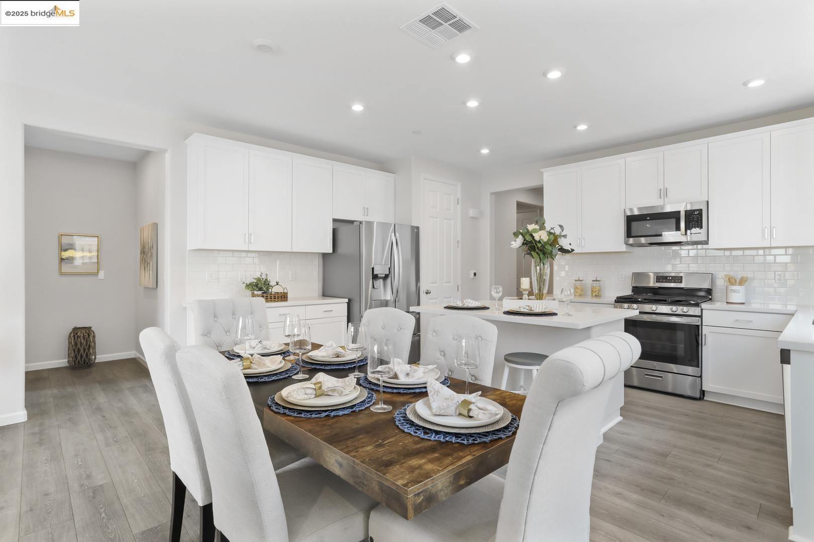 Detail Gallery Image 12 of 32 For 6819 Saint Elias Way, Stockton,  CA 95219 - 4 Beds | 2 Baths