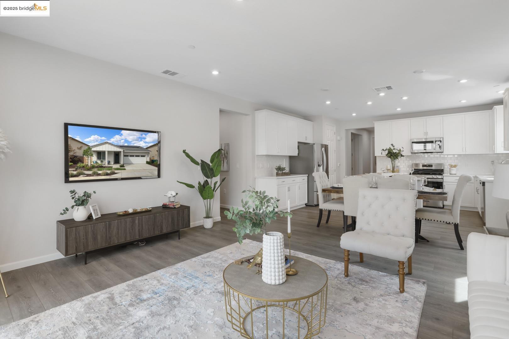 Detail Gallery Image 16 of 32 For 6819 Saint Elias Way, Stockton,  CA 95219 - 4 Beds | 2 Baths