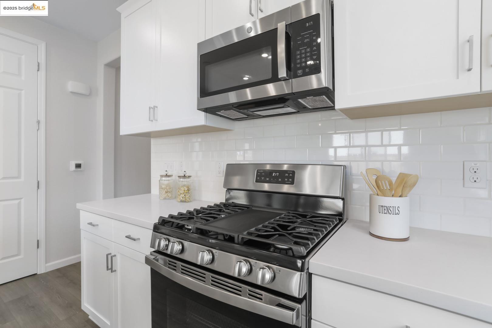 Detail Gallery Image 10 of 32 For 6819 Saint Elias Way, Stockton,  CA 95219 - 4 Beds | 2 Baths