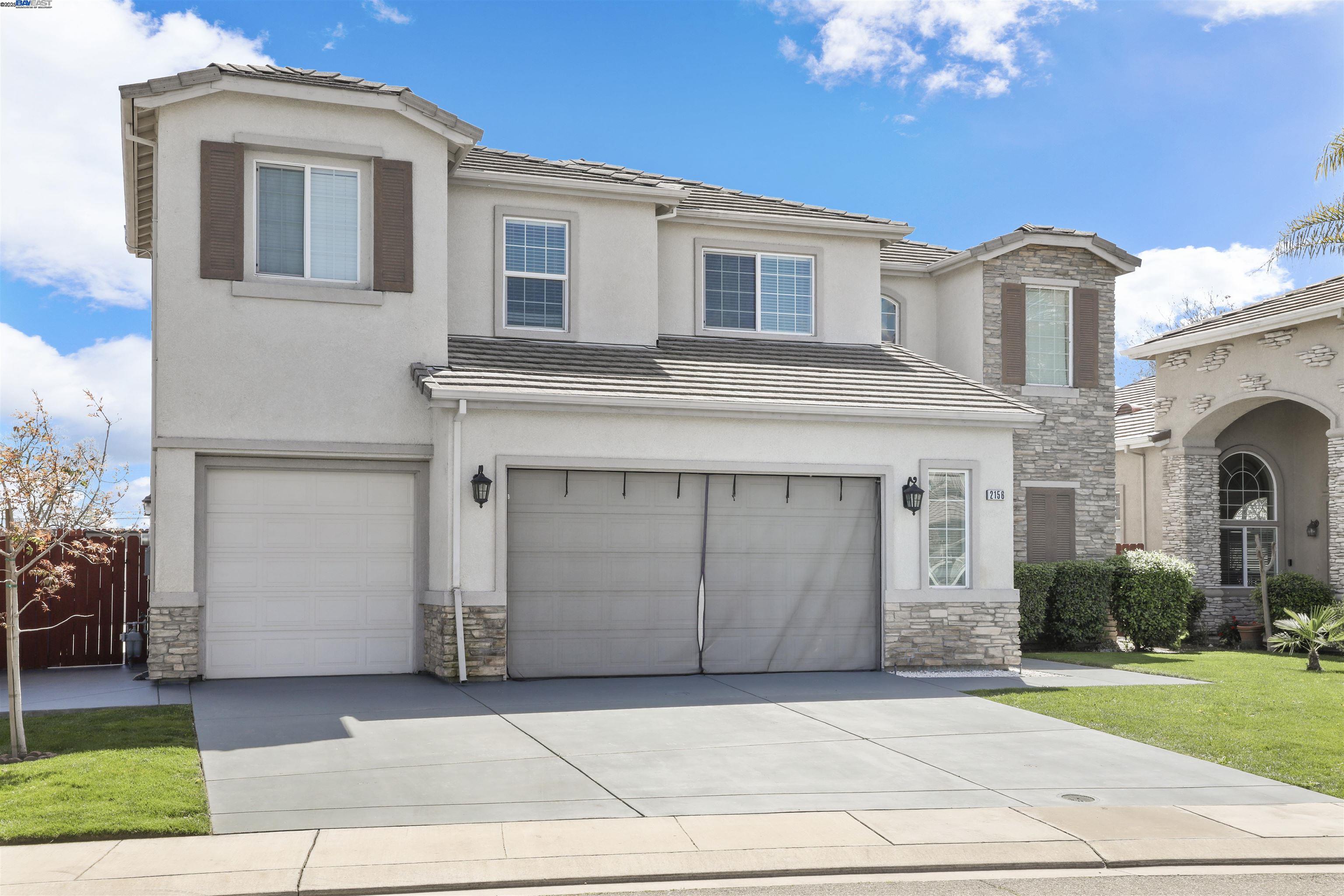 Detail Gallery Image 2 of 43 For 2156 Capistrano, Manteca,  CA 95337 - 5 Beds | 3/1 Baths