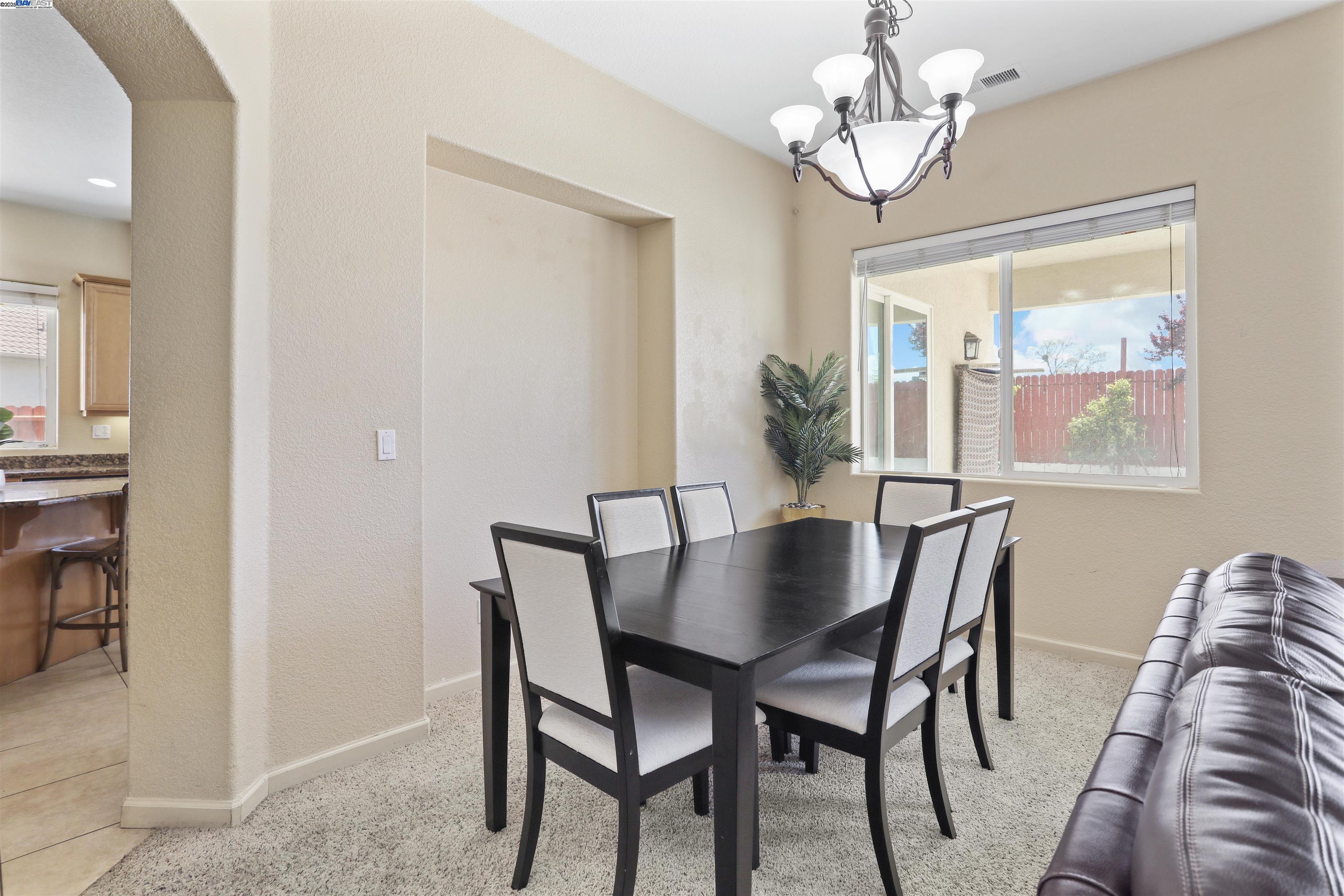Detail Gallery Image 11 of 43 For 2156 Capistrano, Manteca,  CA 95337 - 5 Beds | 3/1 Baths