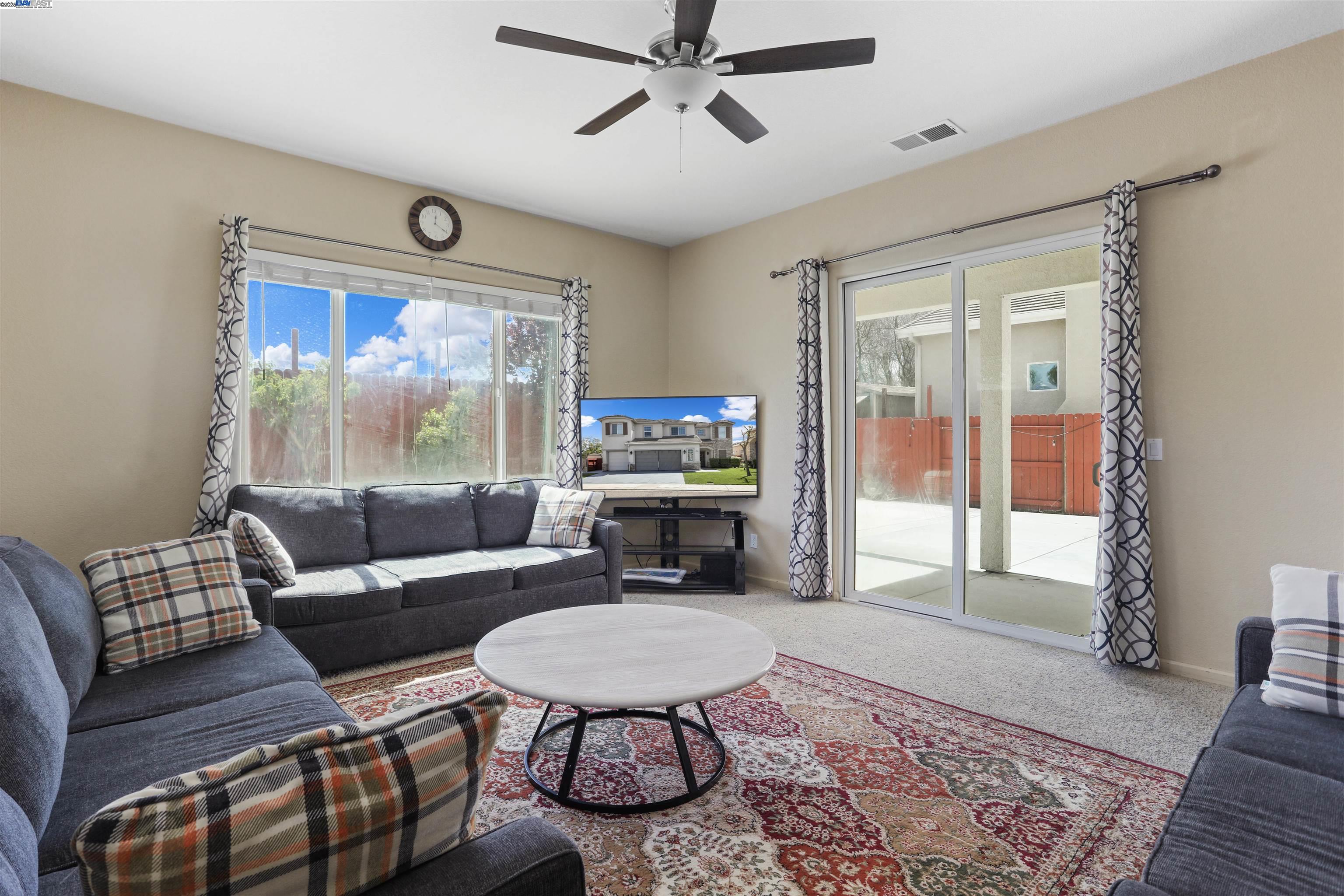 Detail Gallery Image 18 of 43 For 2156 Capistrano, Manteca,  CA 95337 - 5 Beds | 3/1 Baths