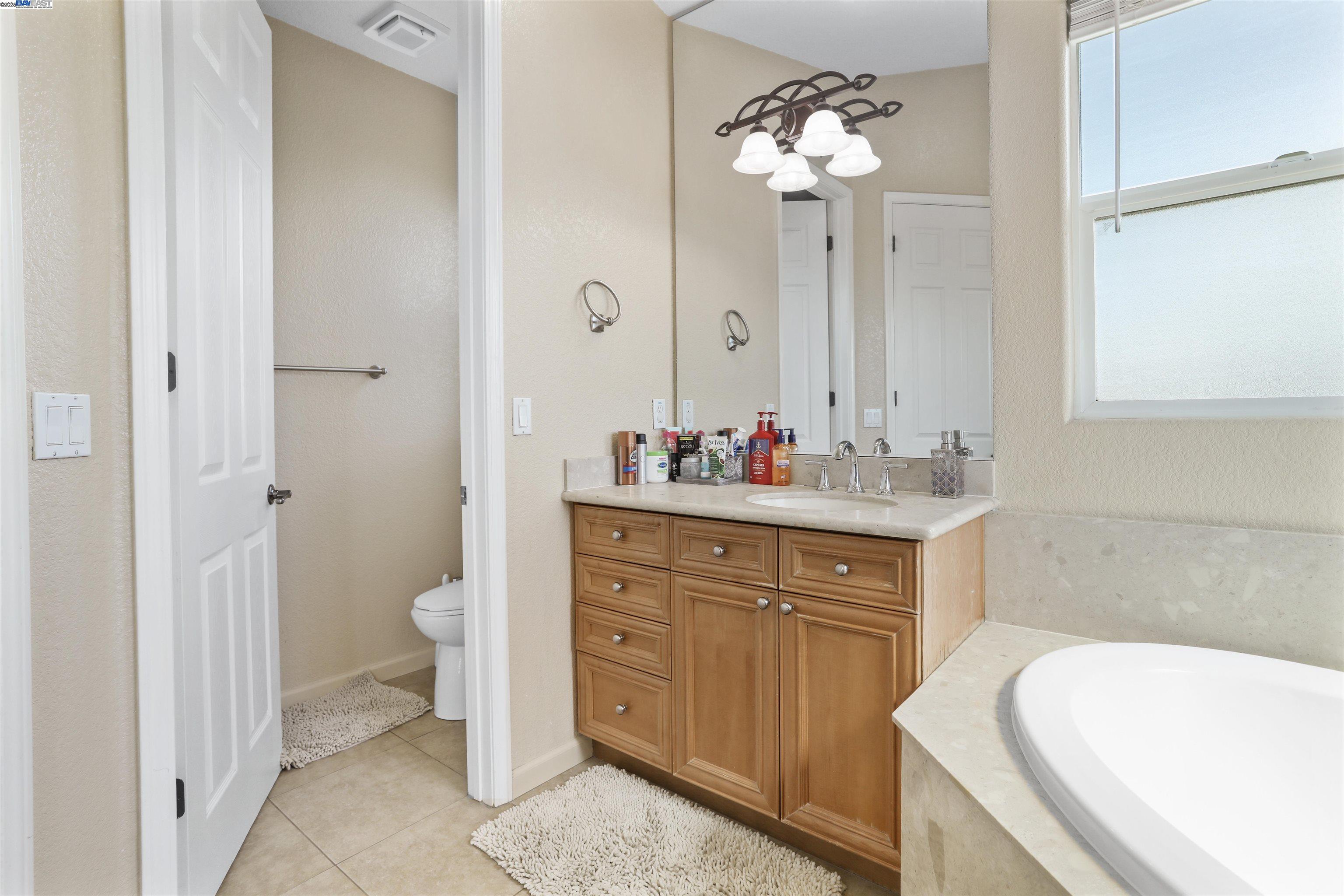 Detail Gallery Image 34 of 43 For 2156 Capistrano, Manteca,  CA 95337 - 5 Beds | 3/1 Baths