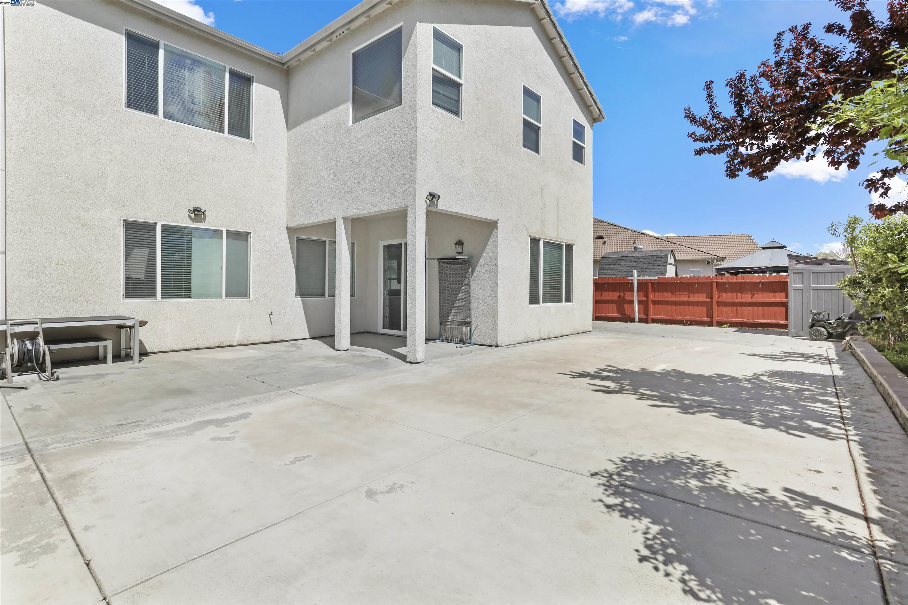 Detail Gallery Image 39 of 43 For 2156 Capistrano, Manteca,  CA 95337 - 5 Beds | 3/1 Baths