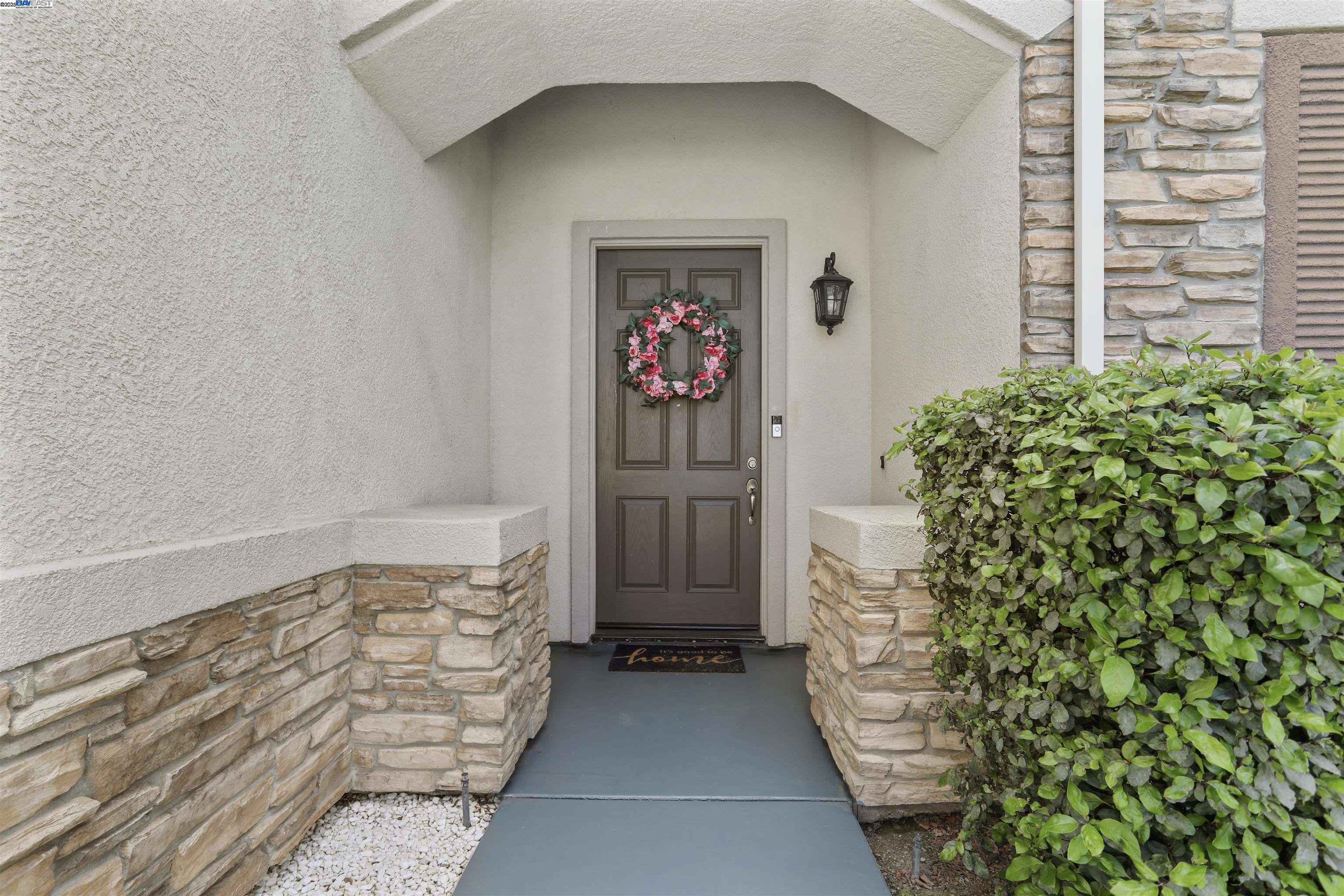 Detail Gallery Image 5 of 43 For 2156 Capistrano, Manteca,  CA 95337 - 5 Beds | 3/1 Baths