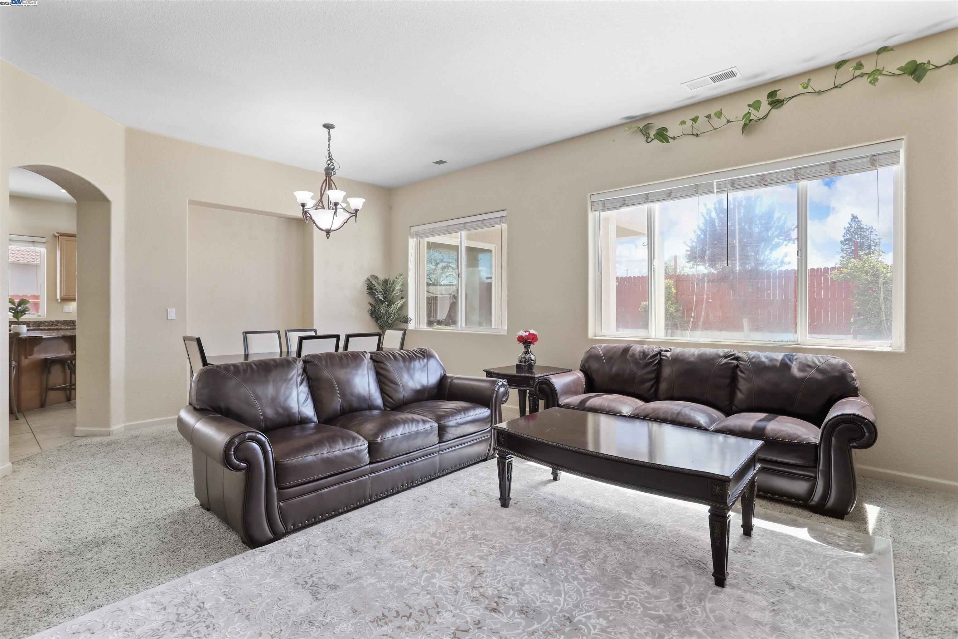 Detail Gallery Image 8 of 43 For 2156 Capistrano, Manteca,  CA 95337 - 5 Beds | 3/1 Baths