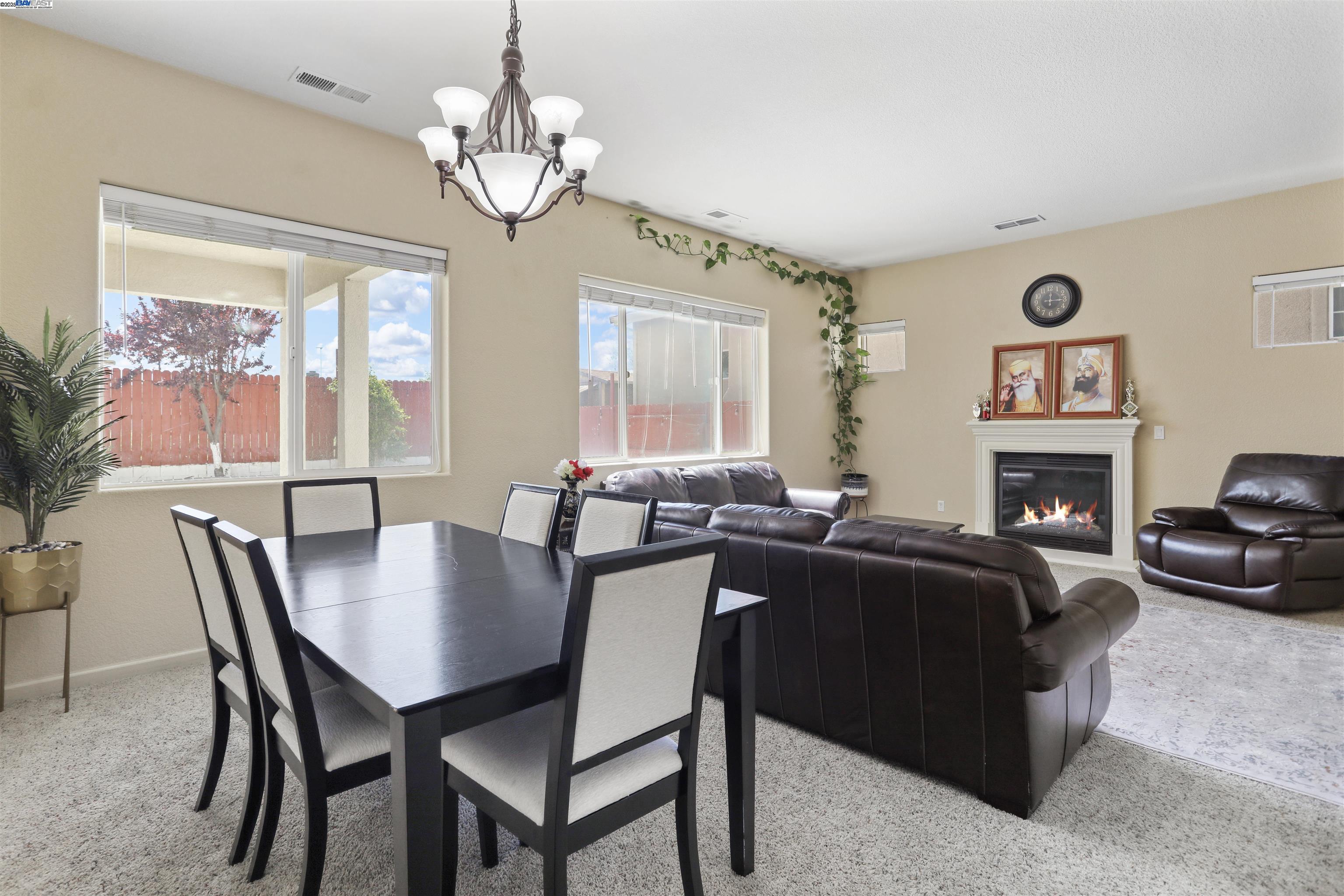Detail Gallery Image 10 of 43 For 2156 Capistrano, Manteca,  CA 95337 - 5 Beds | 3/1 Baths