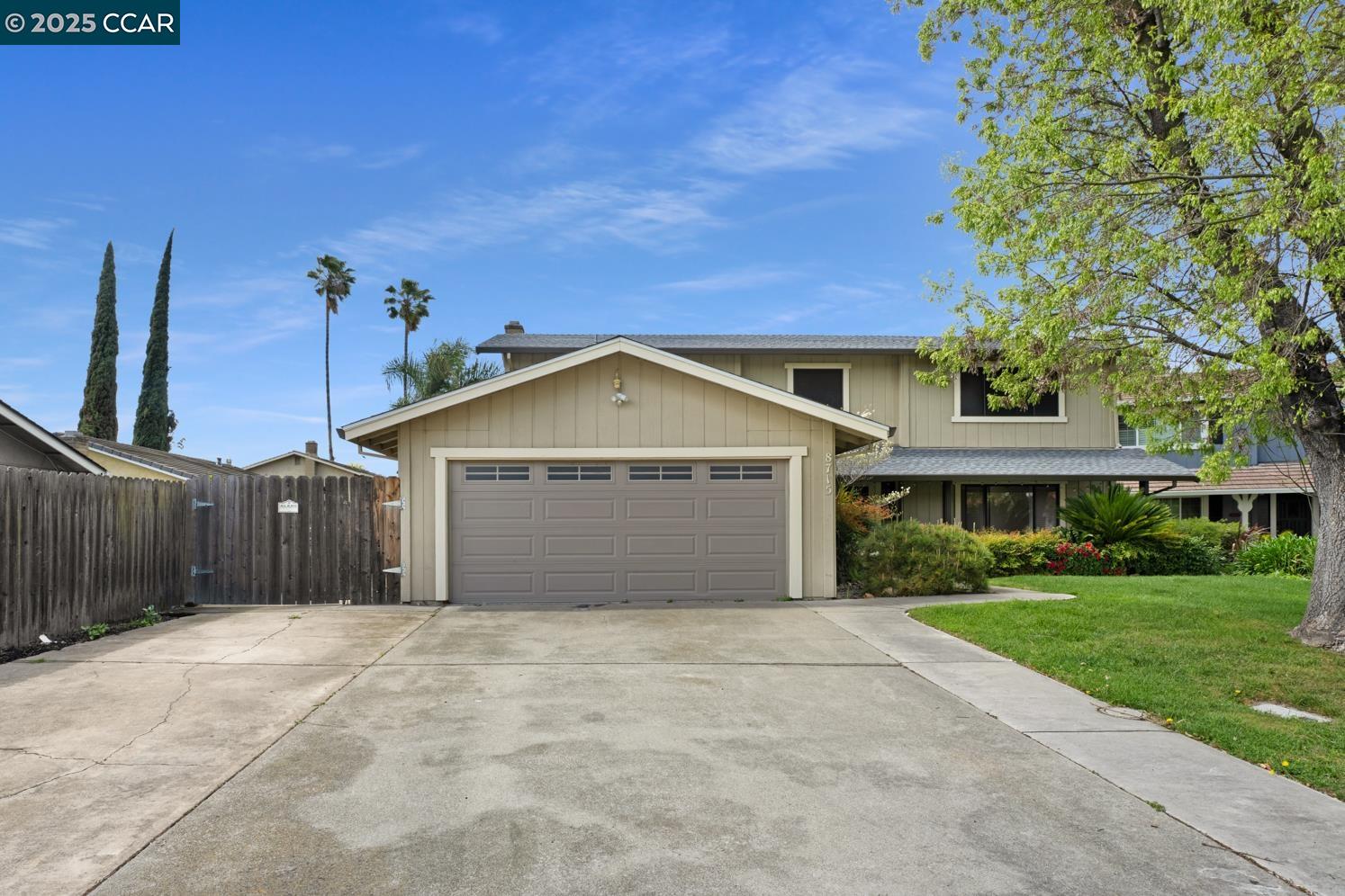 Detail Gallery Image 2 of 29 For 8715 Eastwood Ct, Stockton,  CA 95209 - 4 Beds | 2/1 Baths