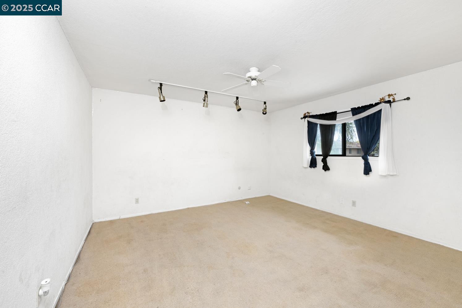 Detail Gallery Image 15 of 29 For 8715 Eastwood Ct, Stockton,  CA 95209 - 4 Beds | 2/1 Baths