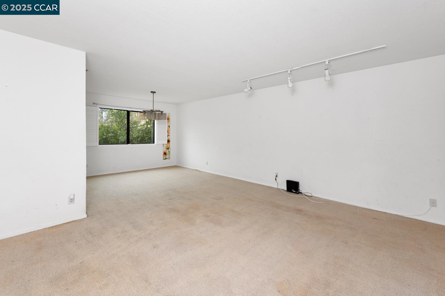 Detail Gallery Image 4 of 29 For 8715 Eastwood Ct, Stockton,  CA 95209 - 4 Beds | 2/1 Baths