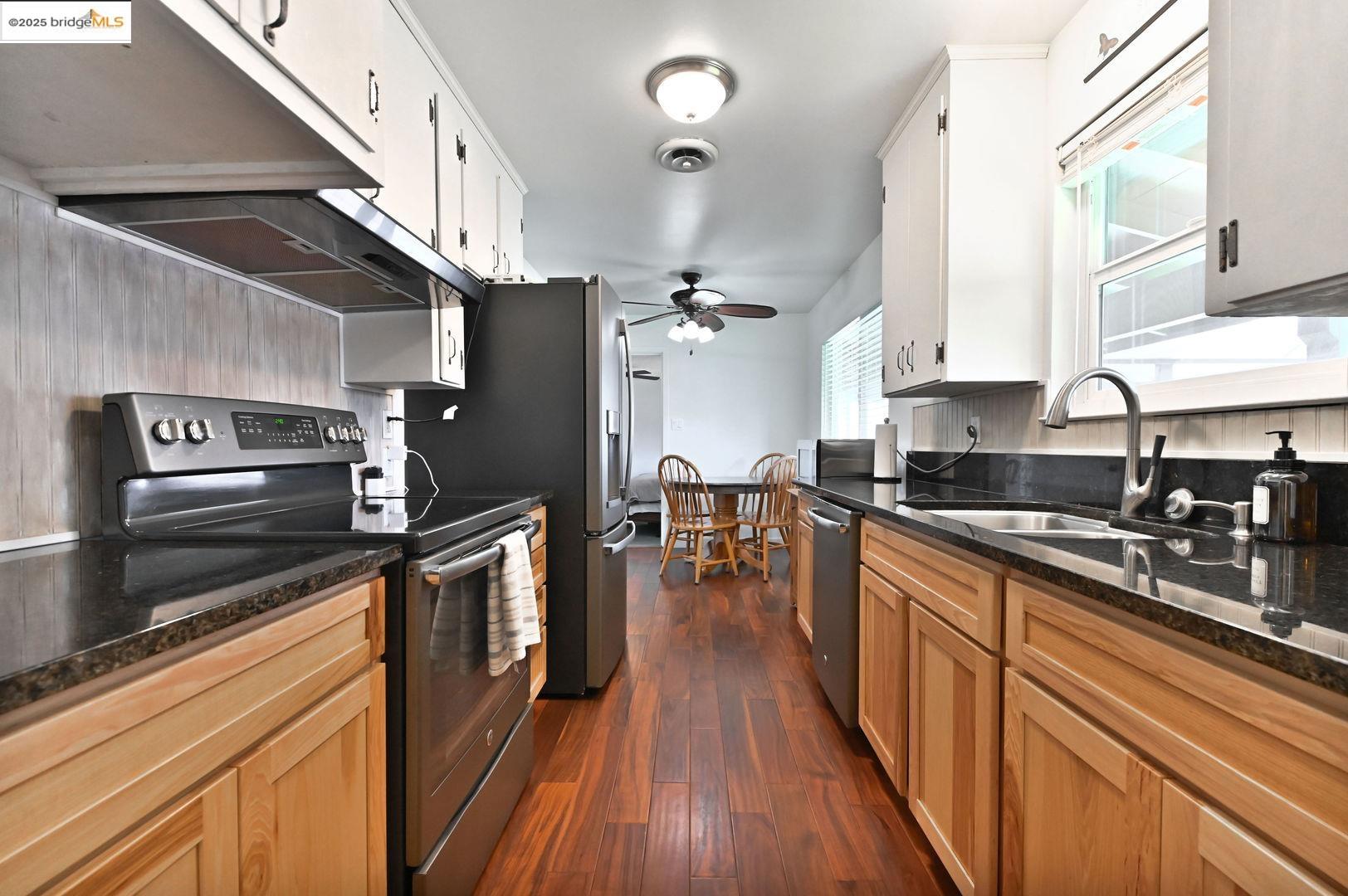 Detail Gallery Image 3 of 60 For 464 San Joaquin Ave, Angels Camp,  CA 95222 - 4 Beds | 2 Baths