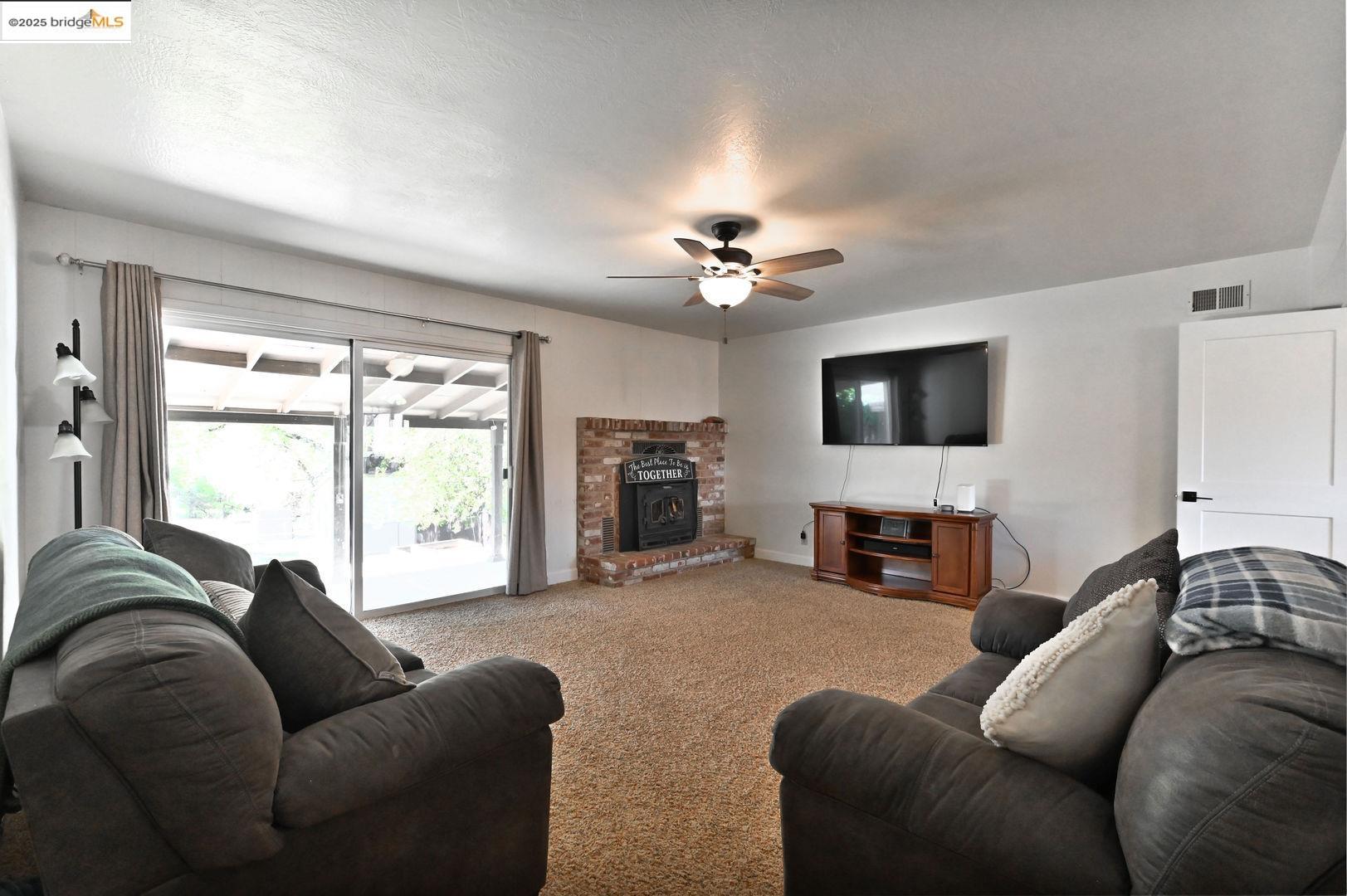 Detail Gallery Image 9 of 60 For 464 San Joaquin Ave, Angels Camp,  CA 95222 - 4 Beds | 2 Baths
