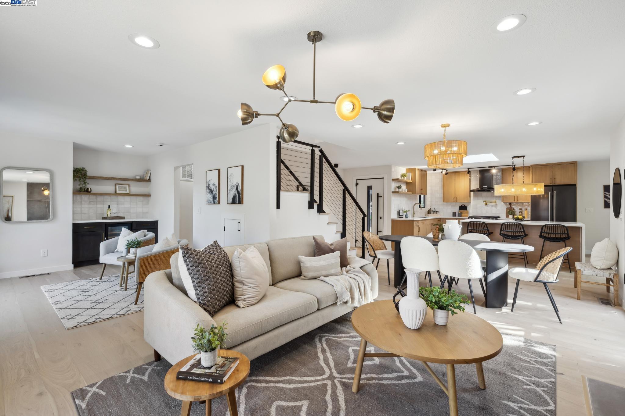 Detail Gallery Image 12 of 60 For 969 Kennard Way, Sunnyvale,  CA 94087 - 4 Beds | 4 Baths