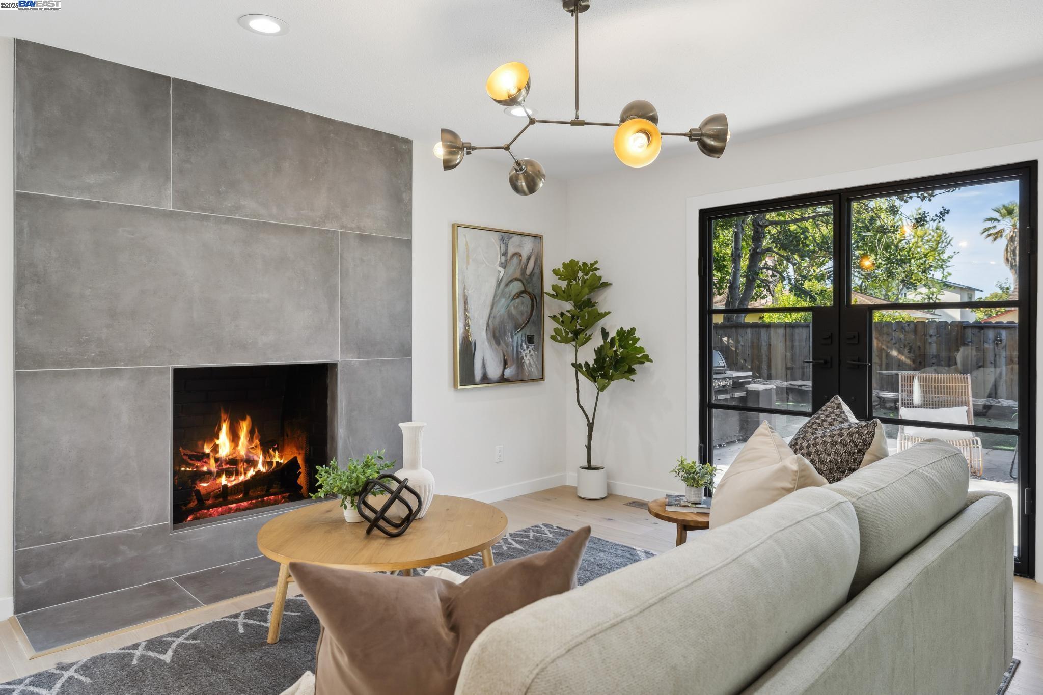 Detail Gallery Image 14 of 60 For 969 Kennard Way, Sunnyvale,  CA 94087 - 4 Beds | 4 Baths
