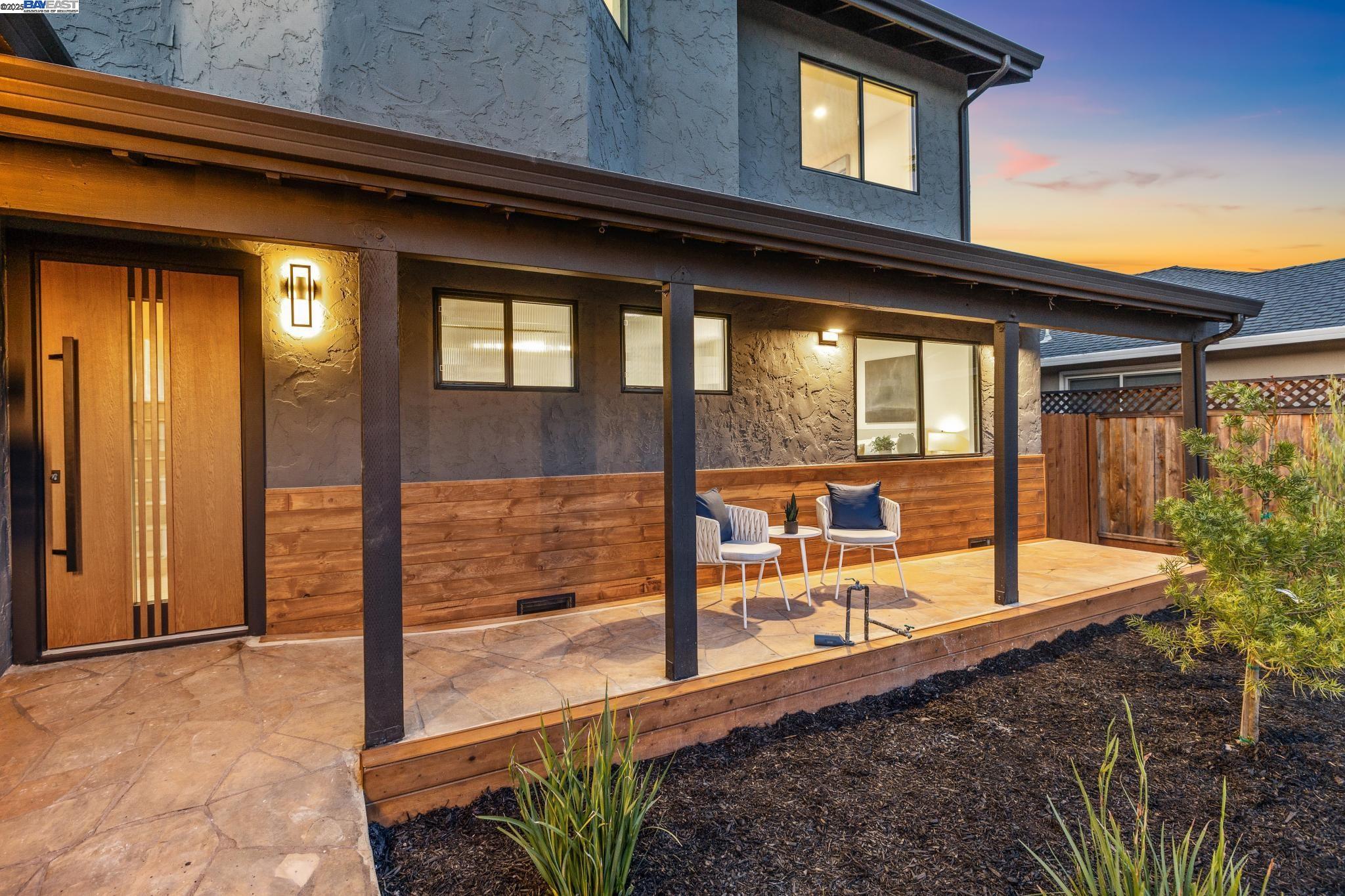 Detail Gallery Image 3 of 60 For 969 Kennard Way, Sunnyvale,  CA 94087 - 4 Beds | 4 Baths