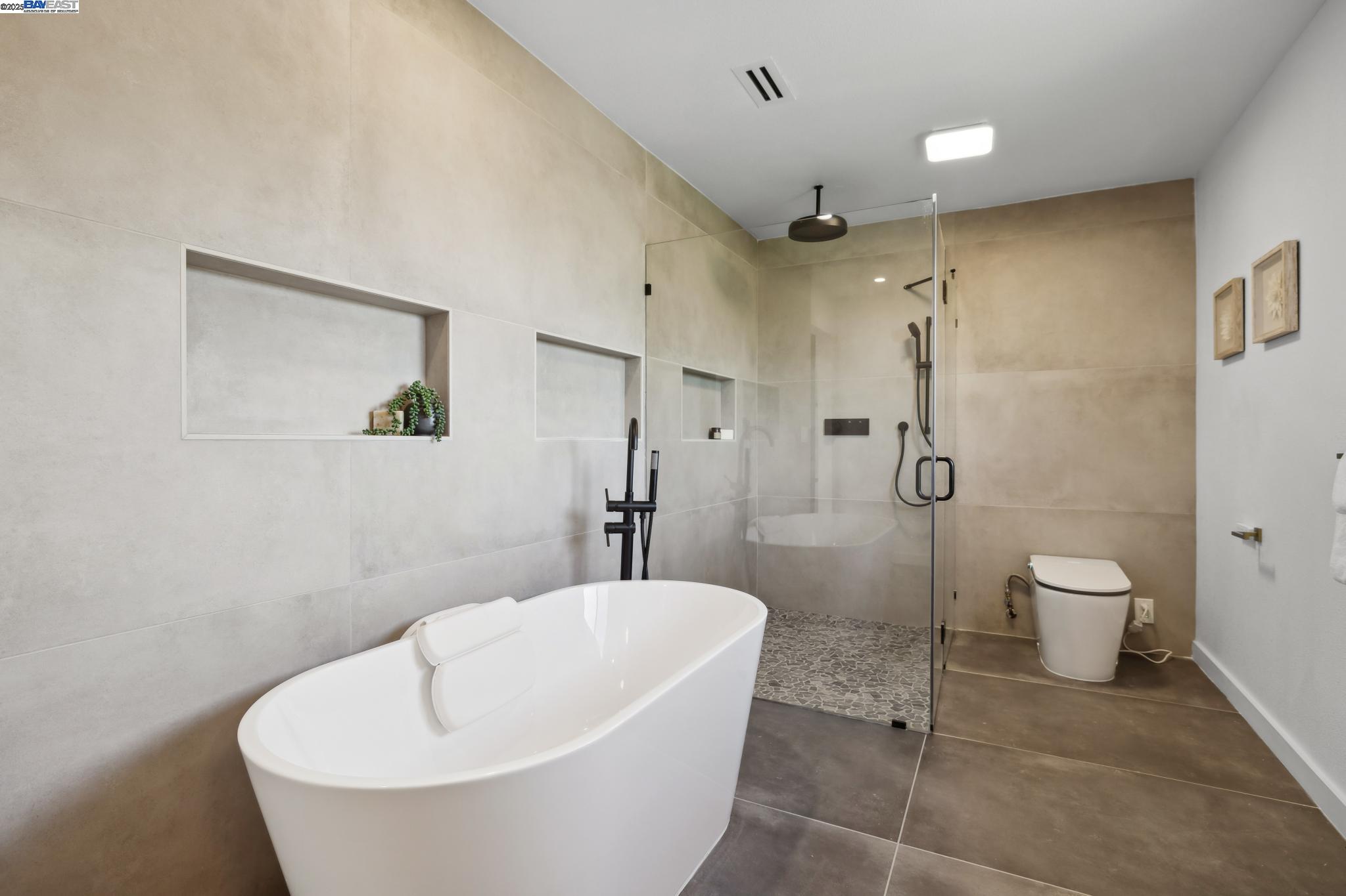 Detail Gallery Image 32 of 60 For 969 Kennard Way, Sunnyvale,  CA 94087 - 4 Beds | 4 Baths