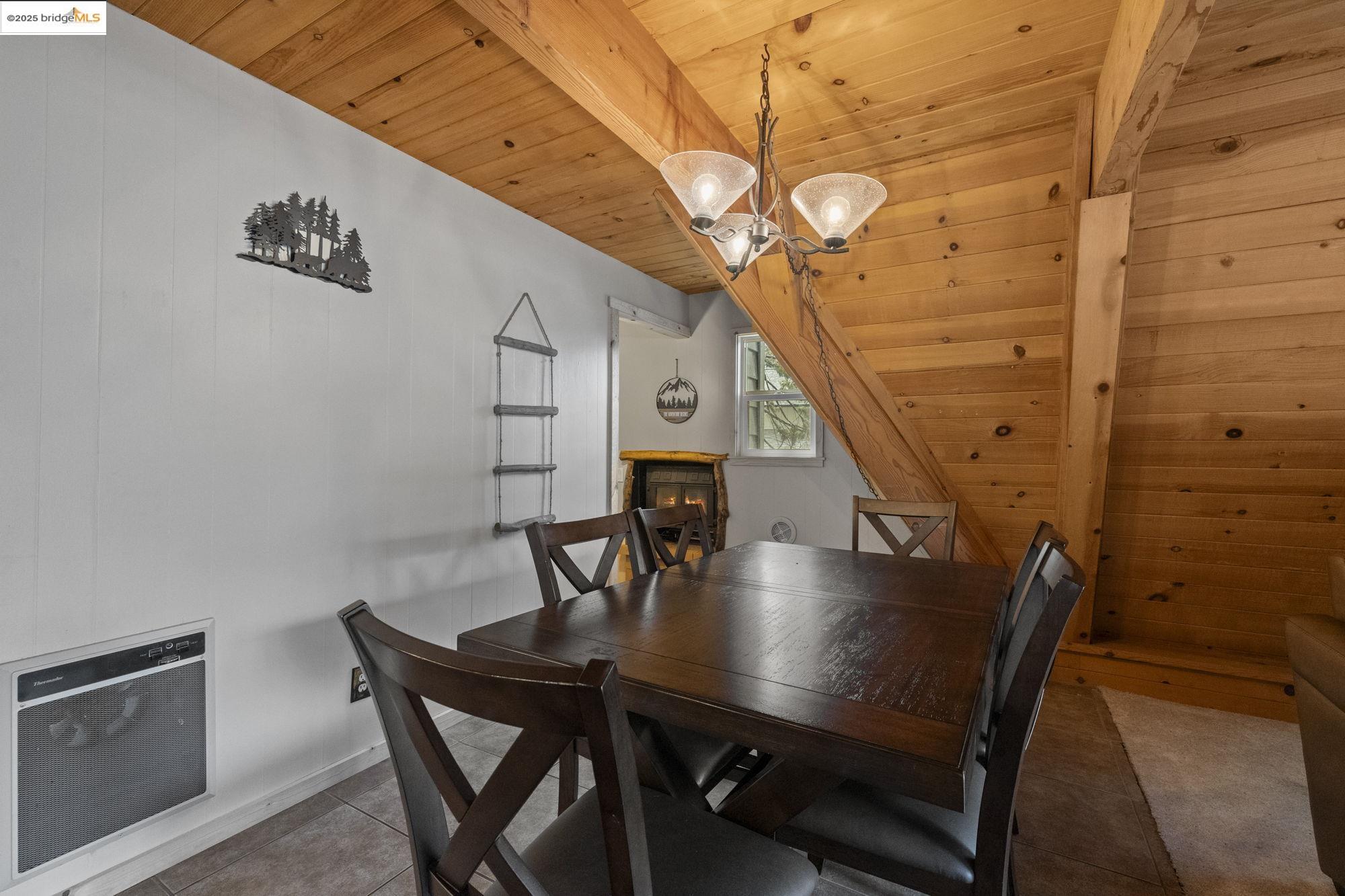 Detail Gallery Image 11 of 45 For 24182 Paipu, Mi Wuk Village,  CA 95346 - 3 Beds | 2/1 Baths