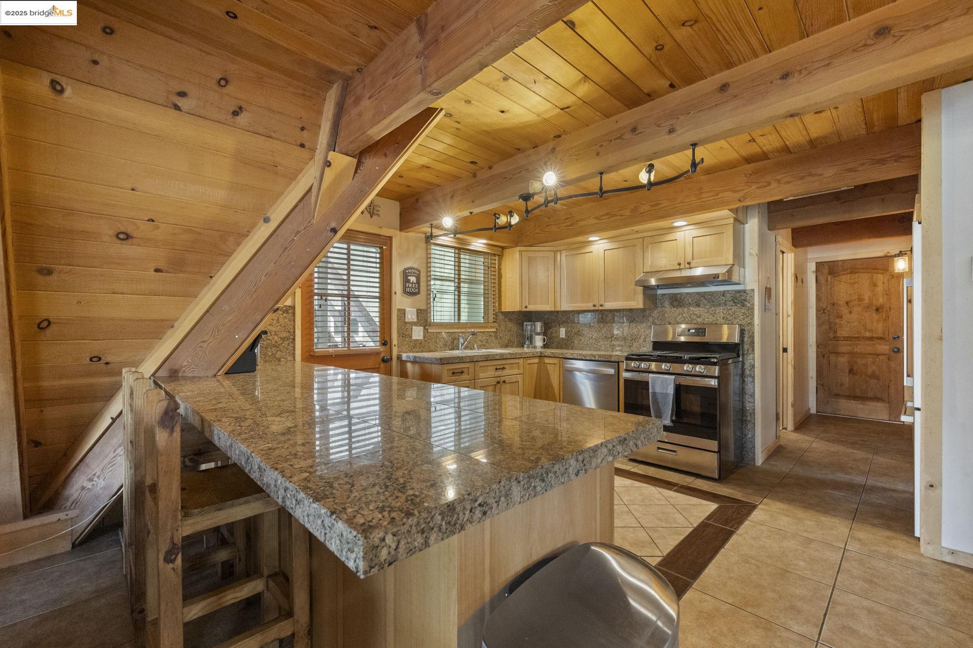 Detail Gallery Image 12 of 45 For 24182 Paipu, Mi Wuk Village,  CA 95346 - 3 Beds | 2/1 Baths