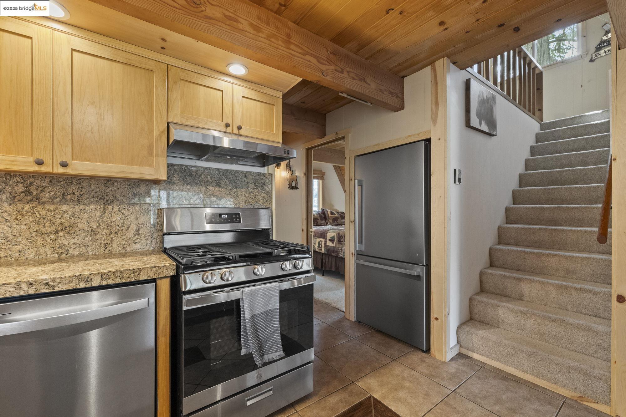 Detail Gallery Image 15 of 45 For 24182 Paipu, Mi Wuk Village,  CA 95346 - 3 Beds | 2/1 Baths