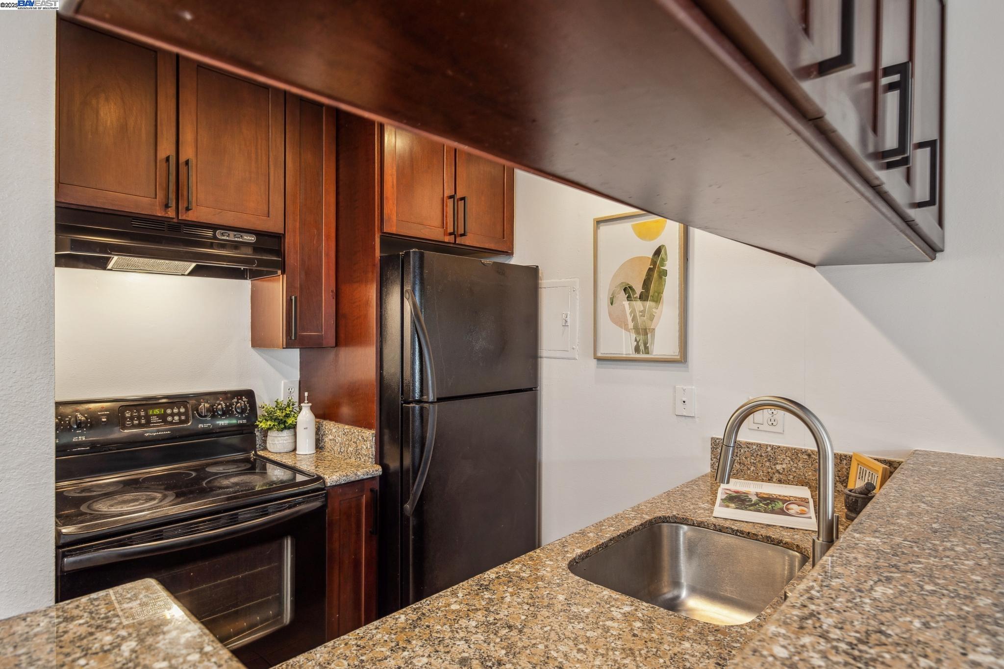 Detail Gallery Image 6 of 26 For 141 Piccadilly Pl #B,  San Bruno,  CA 94066 - 1 Beds | 1 Baths