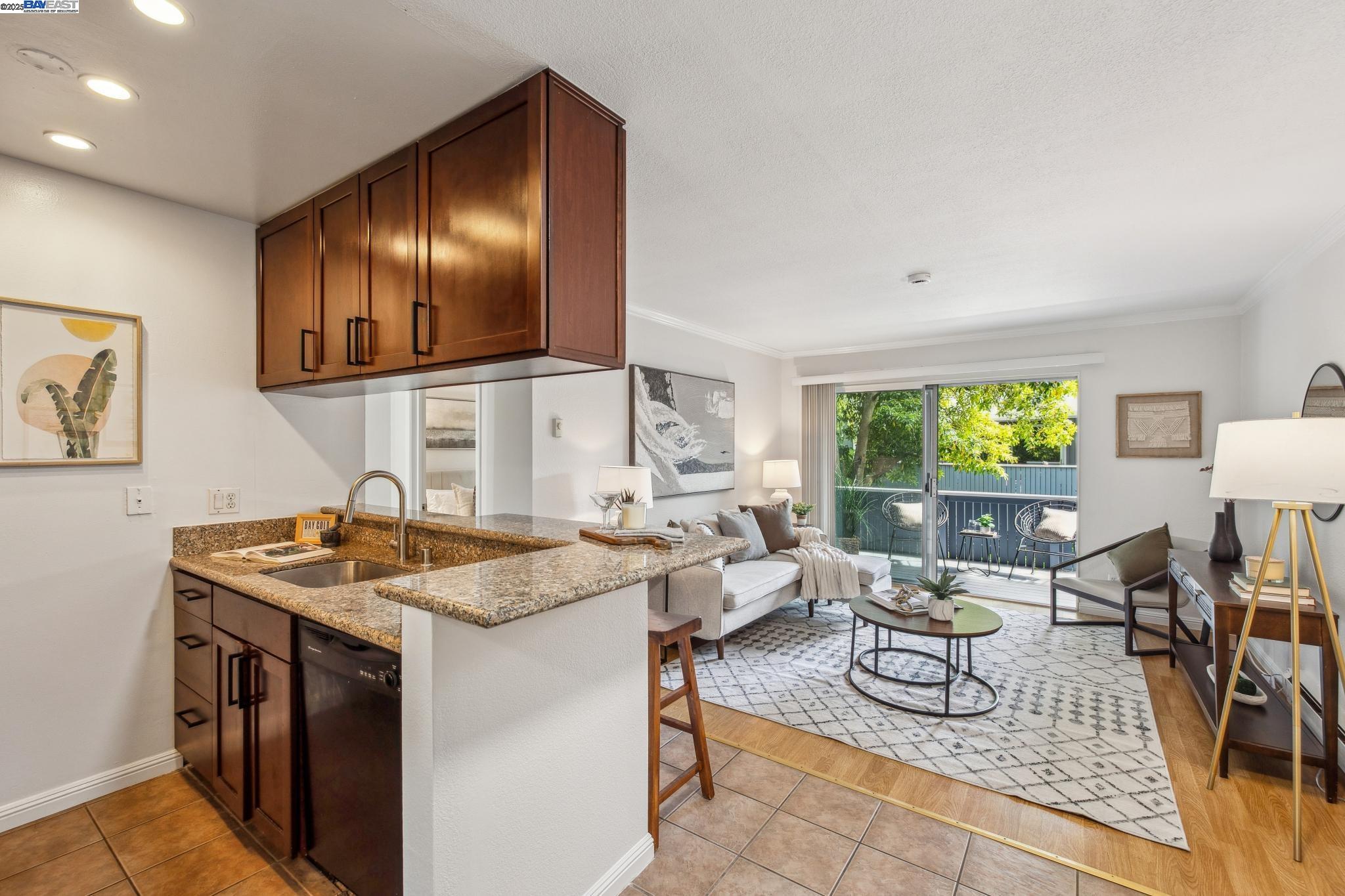 Detail Gallery Image 10 of 26 For 141 Piccadilly Pl #B,  San Bruno,  CA 94066 - 1 Beds | 1 Baths