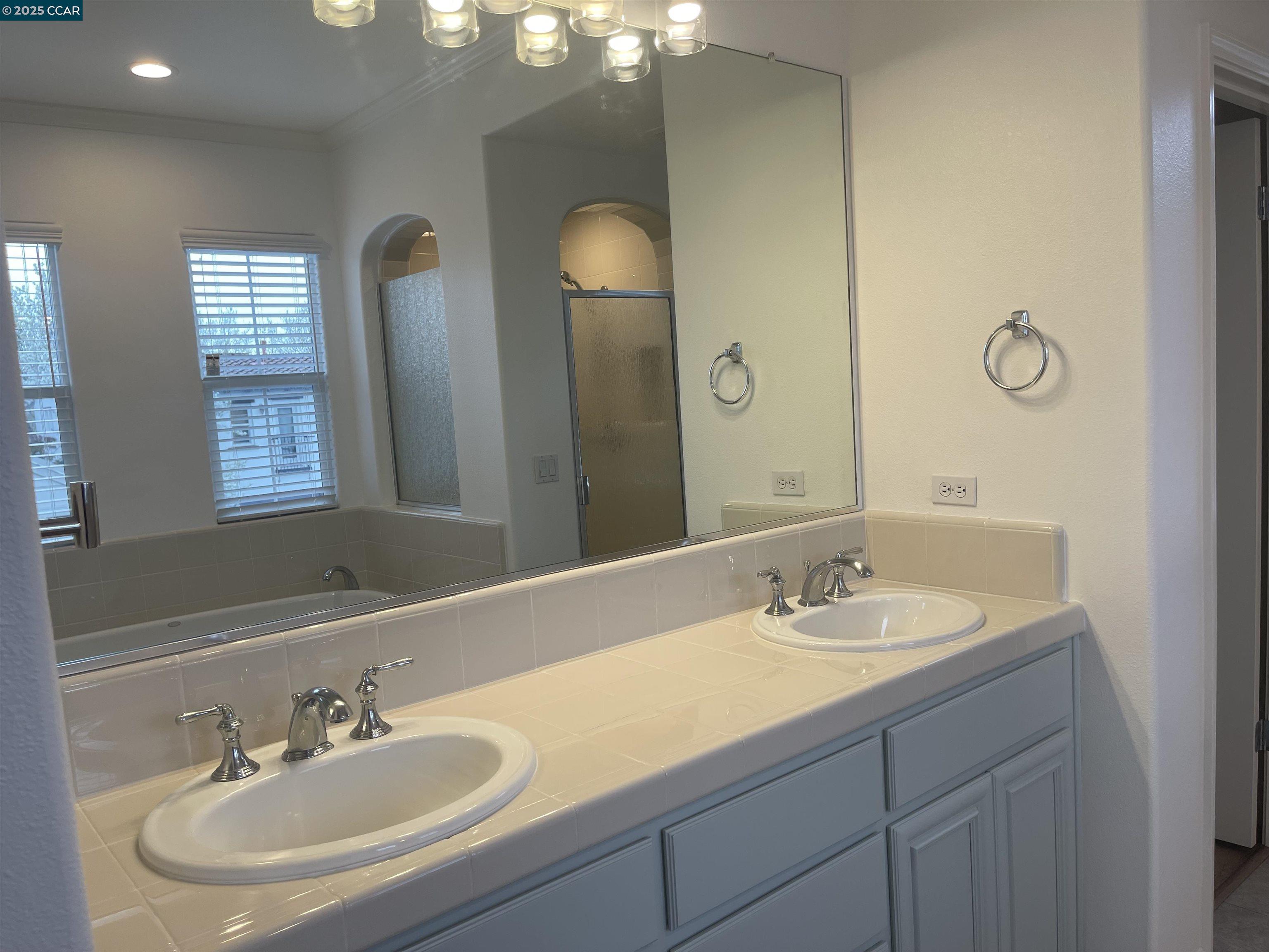 Detail Gallery Image 14 of 28 For 2220 Magnolia Bridge Dr, San Ramon,  CA 94582 - 4 Beds | 3 Baths