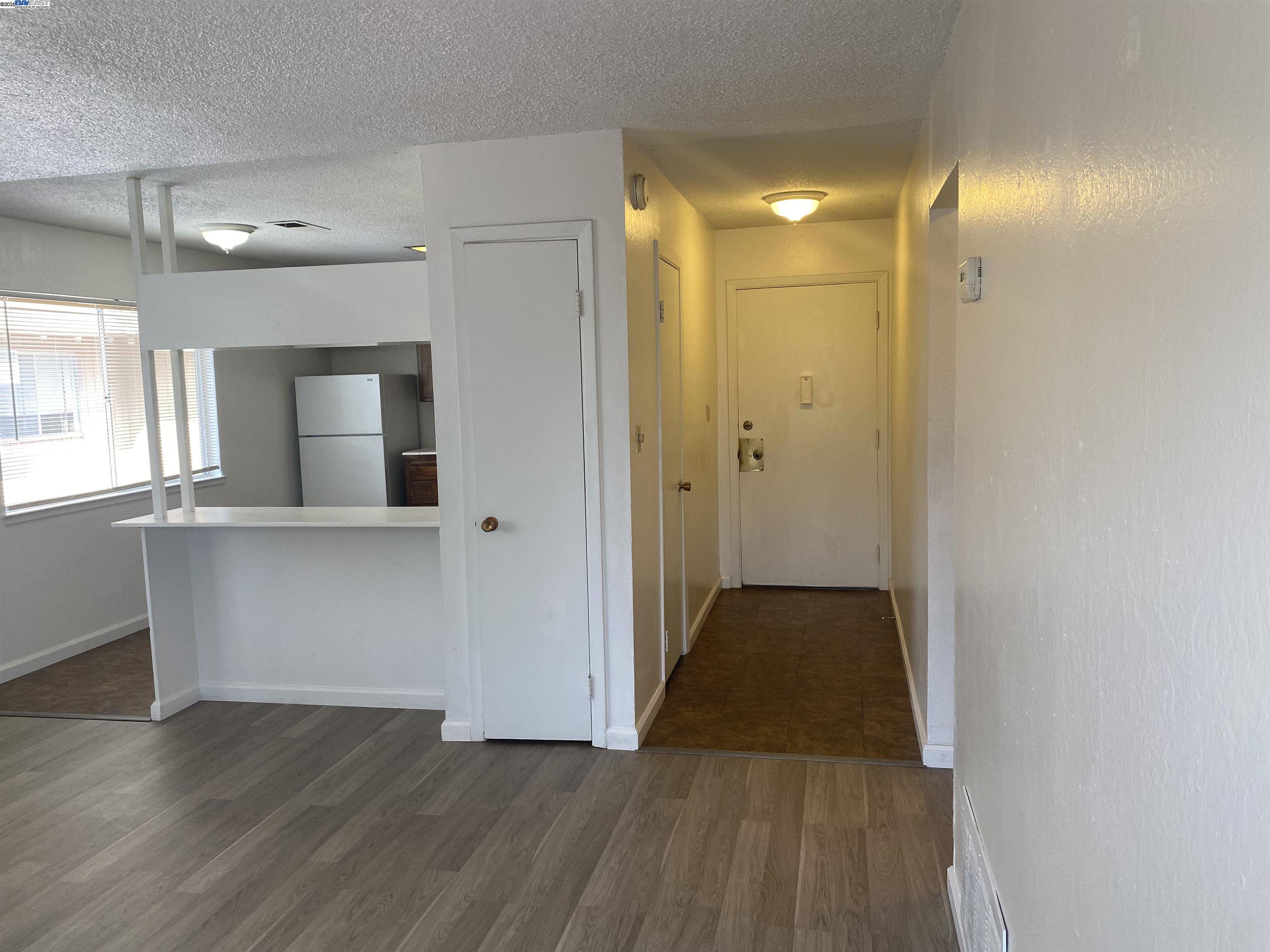 Detail Gallery Image 2 of 17 For 910 F, Davis,  CA 95616 - 2 Beds | 1 Baths