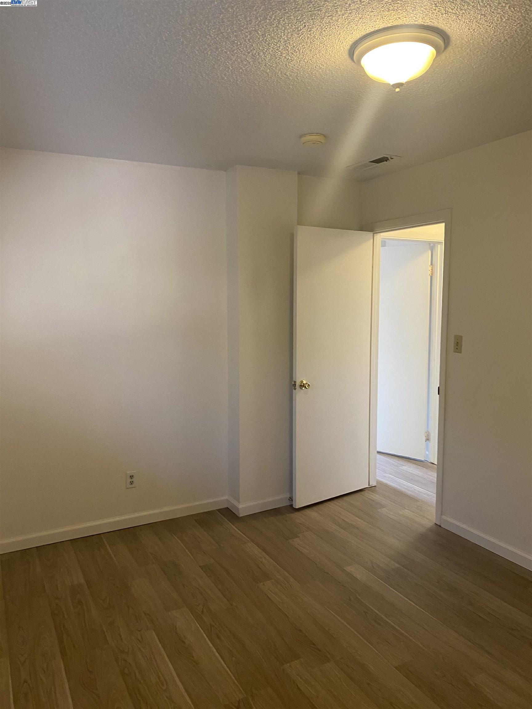 Detail Gallery Image 17 of 17 For 910 F, Davis,  CA 95616 - 2 Beds | 1 Baths