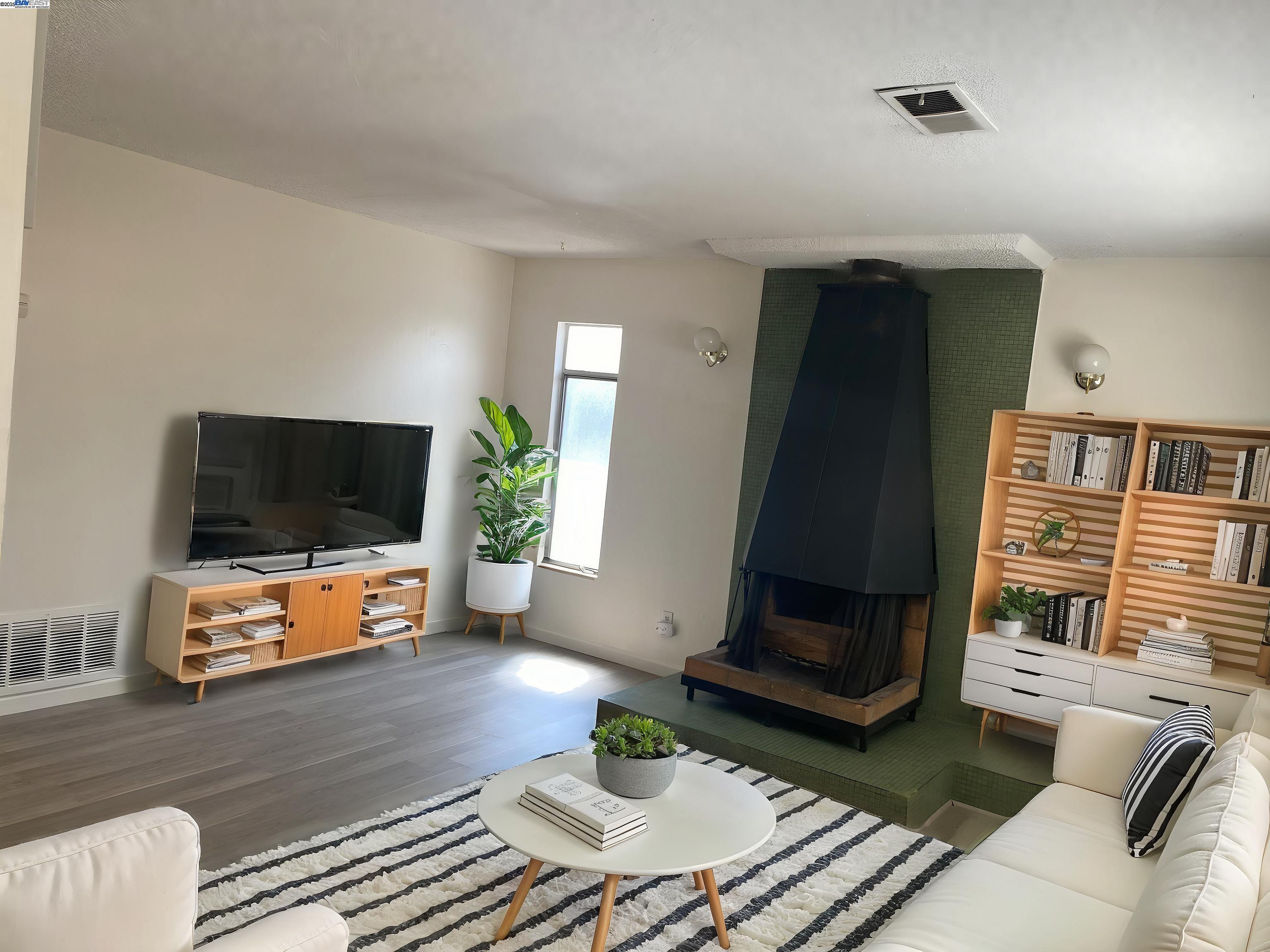 Detail Gallery Image 10 of 17 For 910 F, Davis,  CA 95616 - 2 Beds | 1 Baths