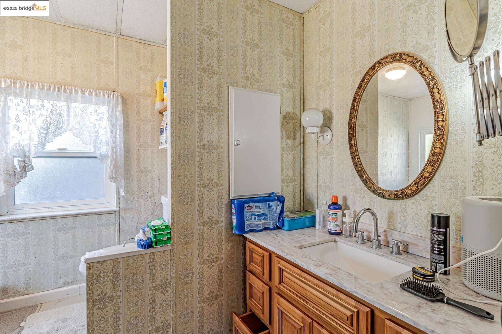 Detail Gallery Image 6 of 6 For 1386 Sunbeam Cir, San Jose,  CA 95122 - 2 Beds | 2 Baths