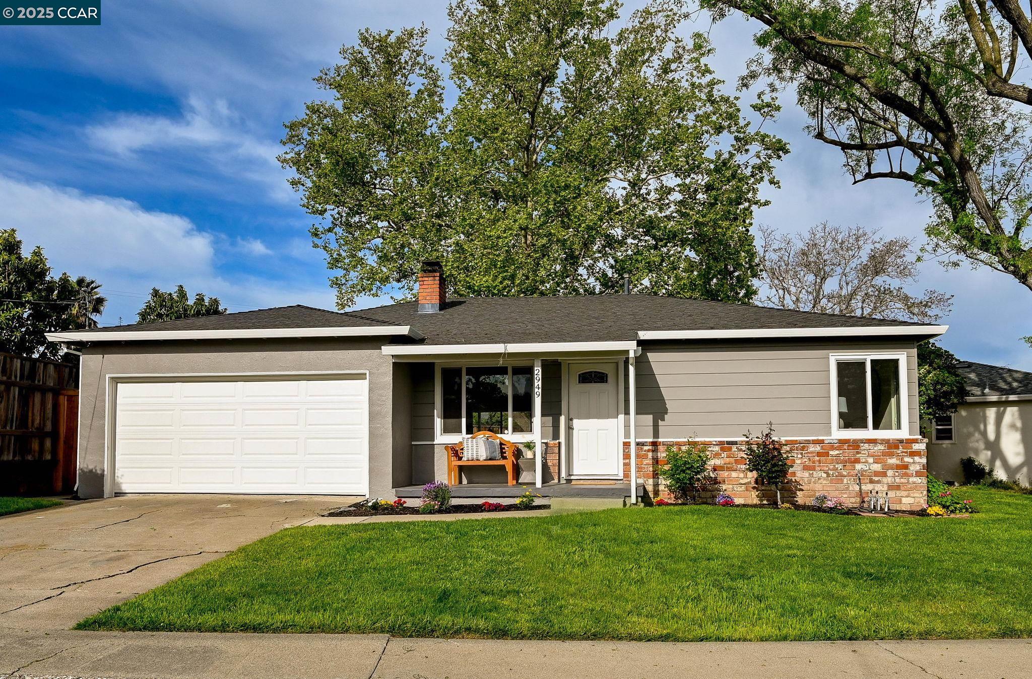Detail Gallery Image 1 of 1 For 2949 Glenside Dr, Concord,  CA 94520 - 3 Beds | 1 Baths