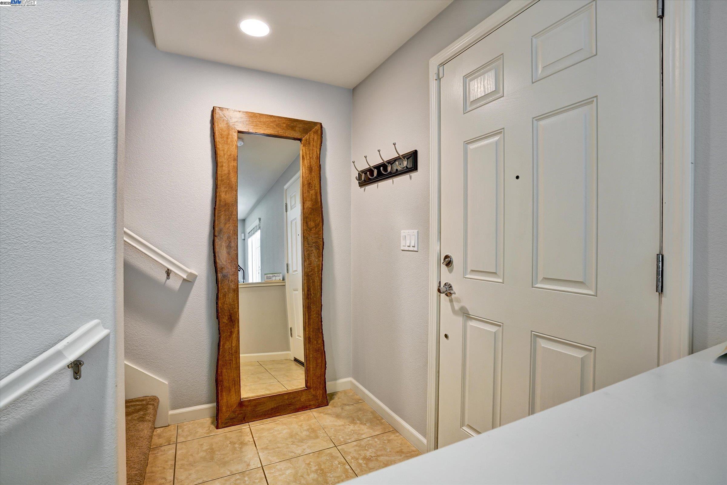 Detail Gallery Image 12 of 53 For 140 Selby Ln #4,  Livermore,  CA 94551 - 3 Beds | 3/1 Baths