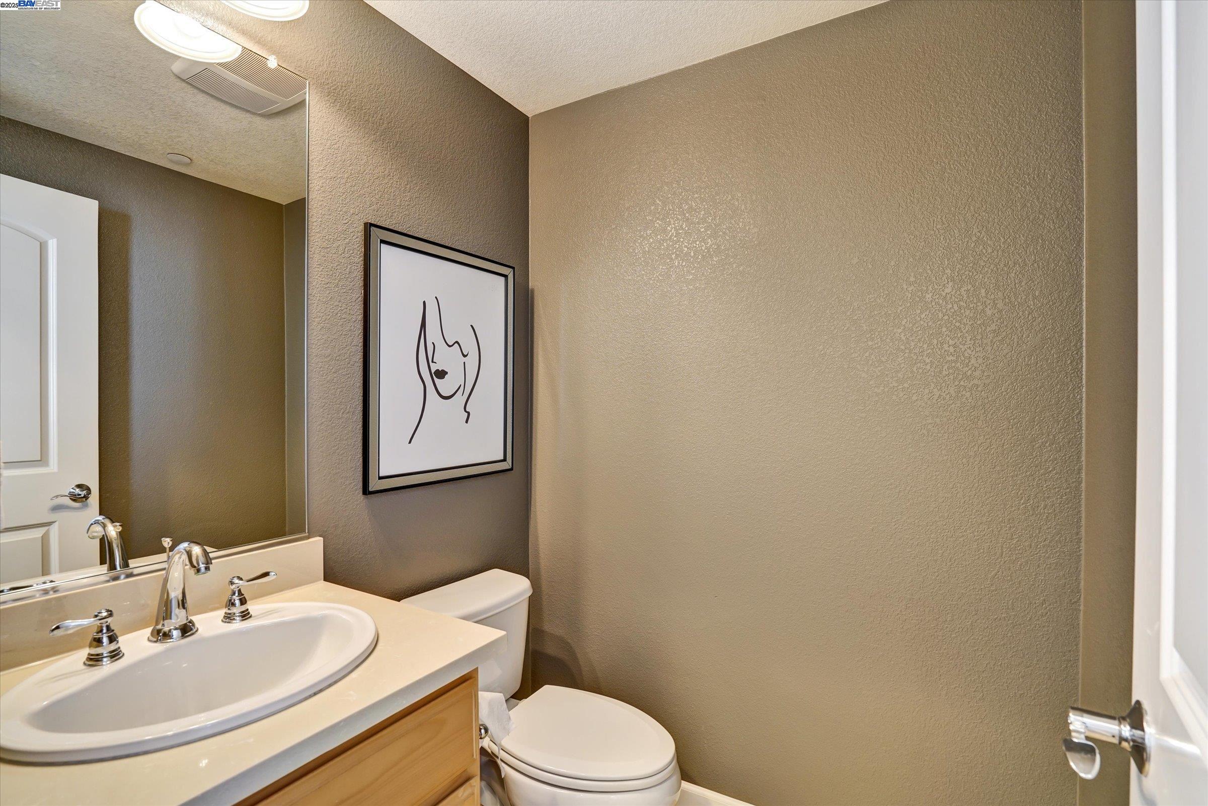 Detail Gallery Image 20 of 53 For 140 Selby Ln #4,  Livermore,  CA 94551 - 3 Beds | 3/1 Baths