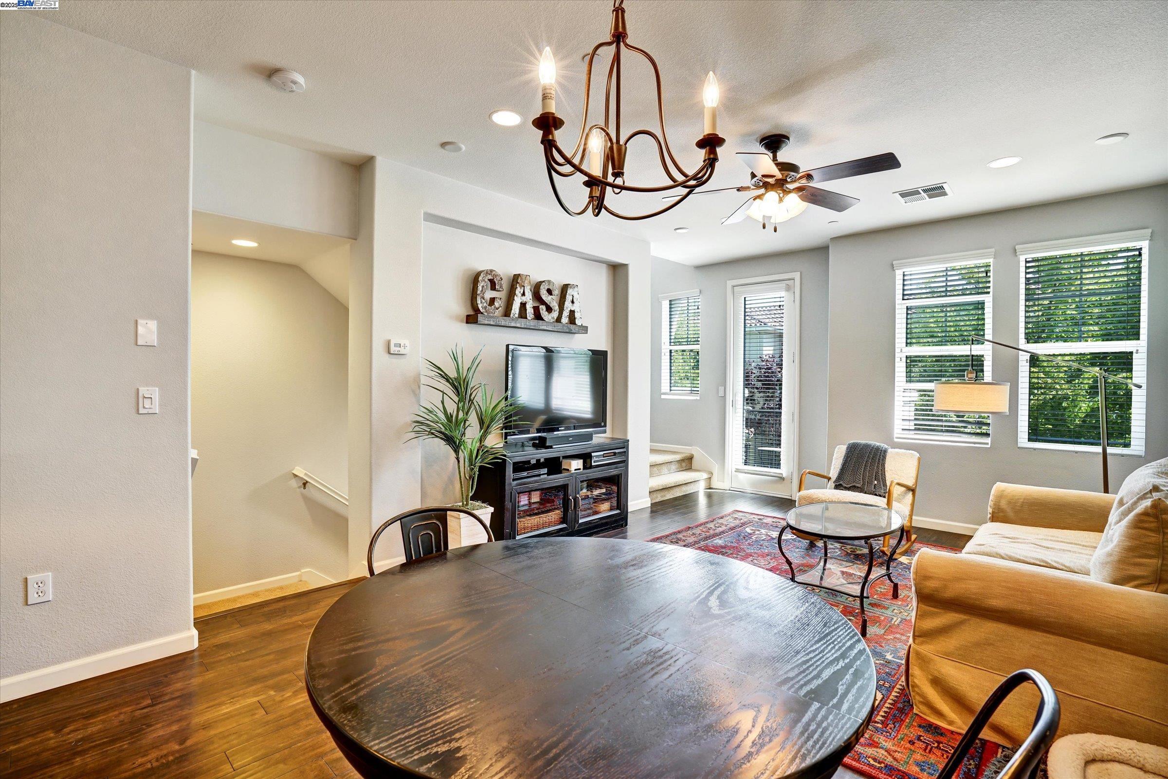 Detail Gallery Image 22 of 53 For 140 Selby Ln #4,  Livermore,  CA 94551 - 3 Beds | 3/1 Baths