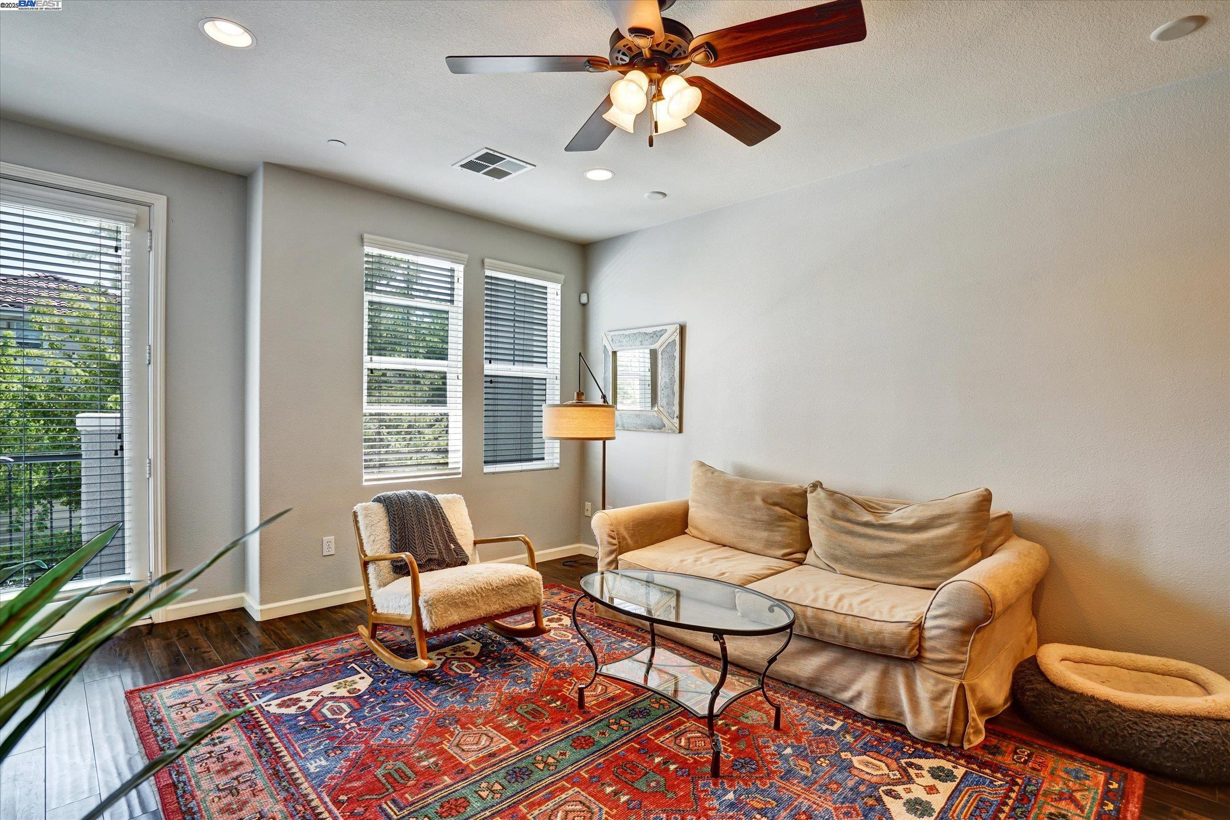Detail Gallery Image 23 of 53 For 140 Selby Ln #4,  Livermore,  CA 94551 - 3 Beds | 3/1 Baths