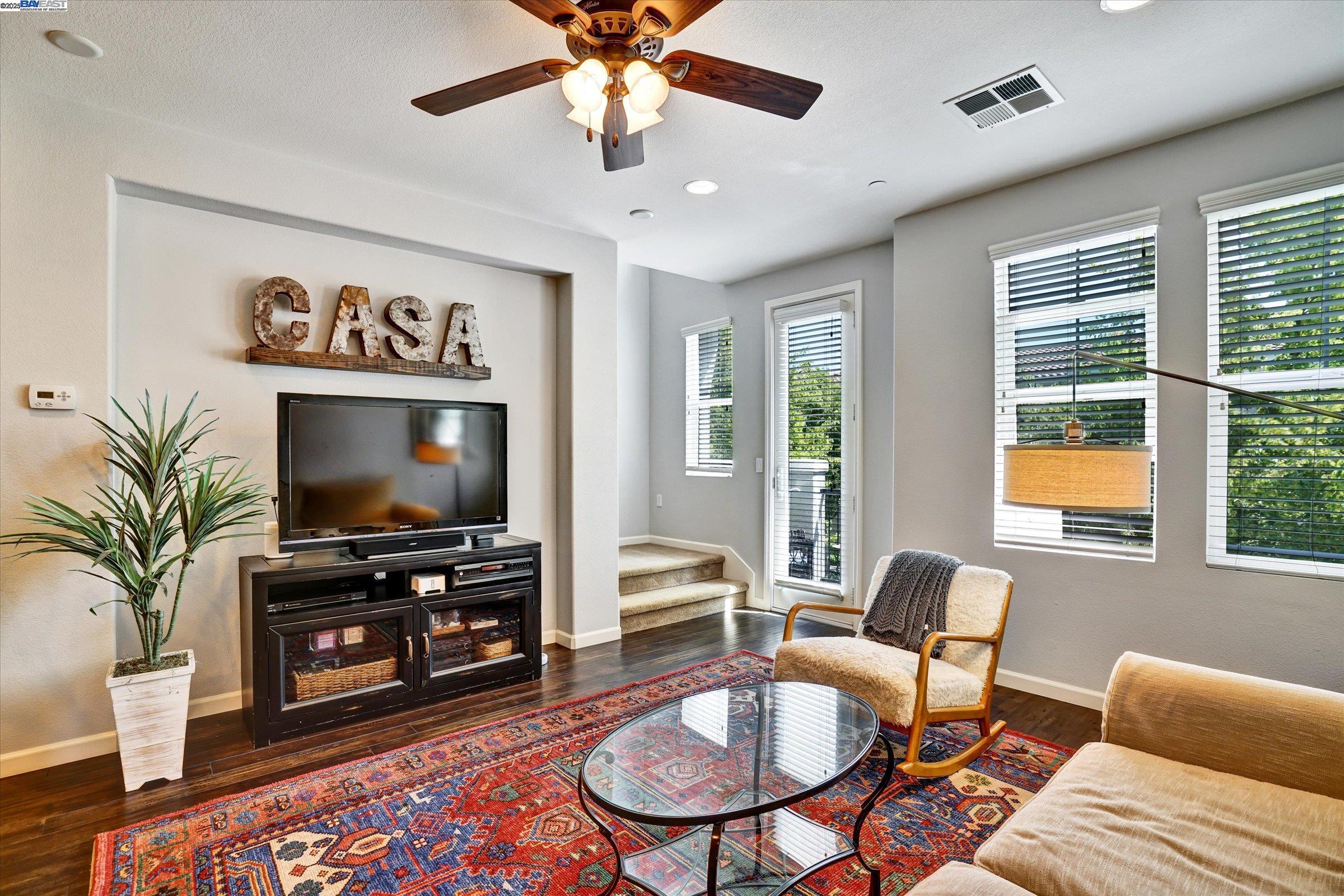 Detail Gallery Image 24 of 53 For 140 Selby Ln #4,  Livermore,  CA 94551 - 3 Beds | 3/1 Baths